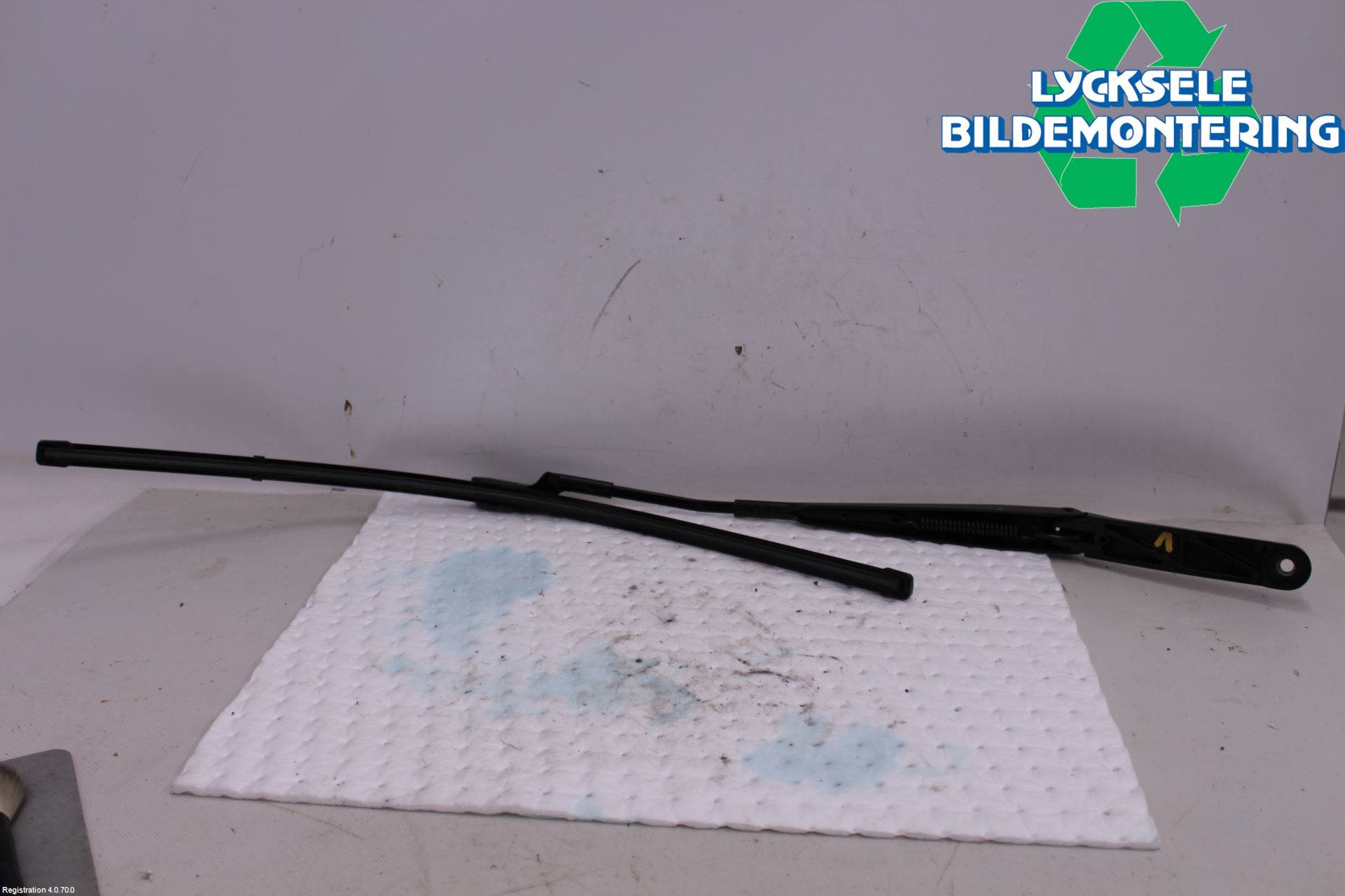 Volkswagen VW GOLF / E-GOLF VII 13-20 Torkararm Armar Vindruta