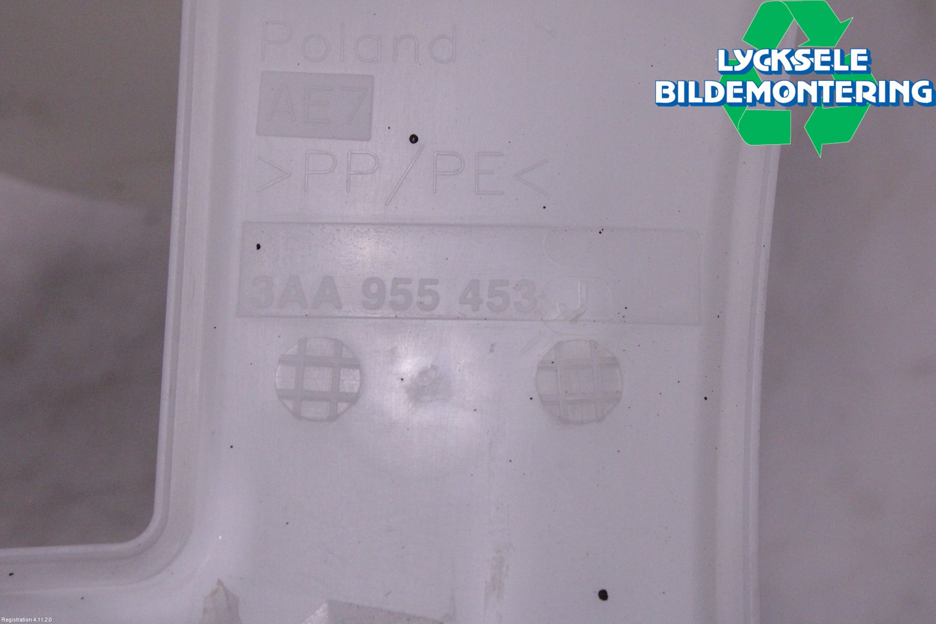 Volkswagen VW PASSAT 11-14 Spolartank Vindruta-Strål