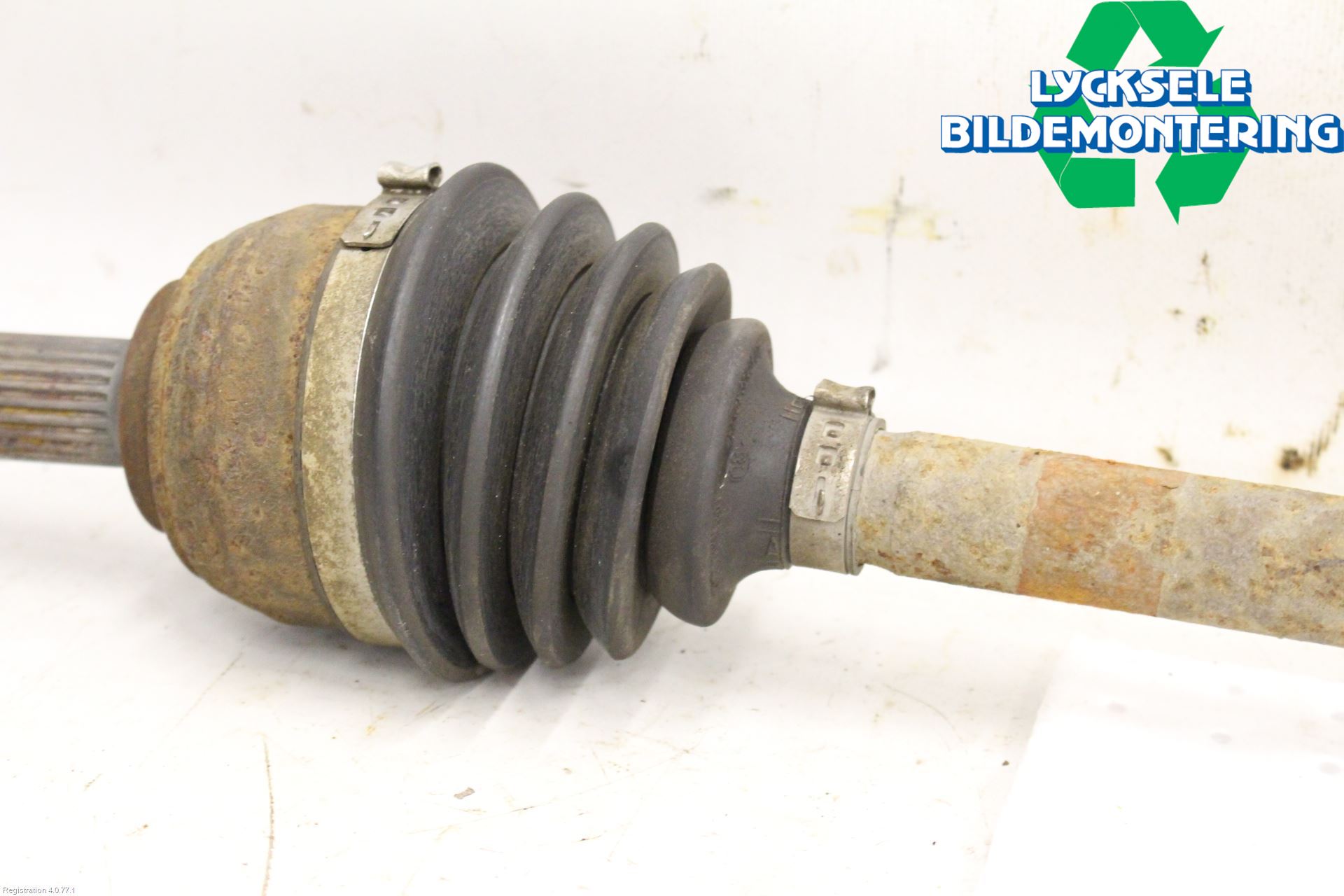 Nissan NOTE E11 06-14 Drivaxel Fram Höger