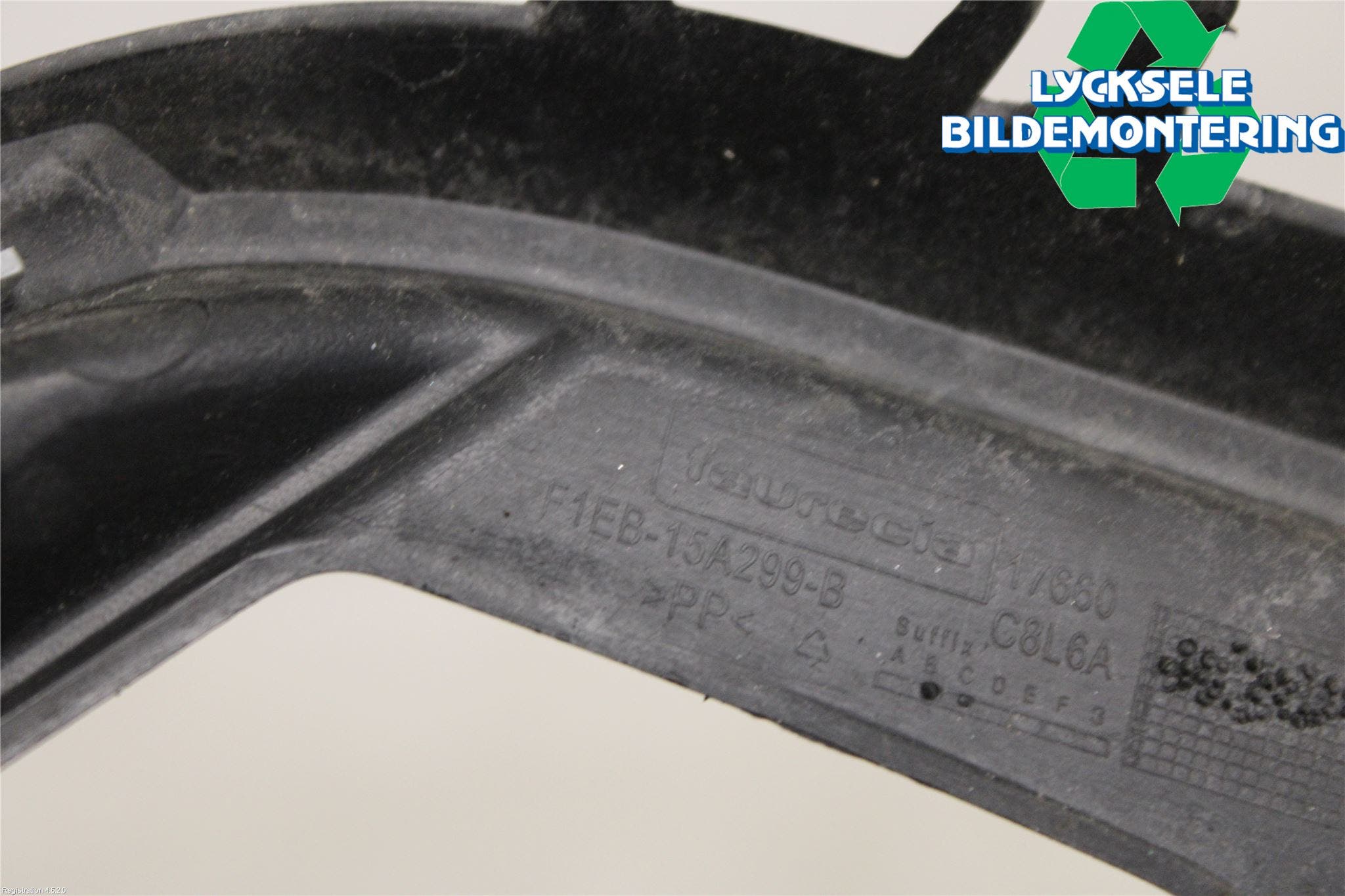 Ford FOCUS 15-18 Dimljussarg Fram