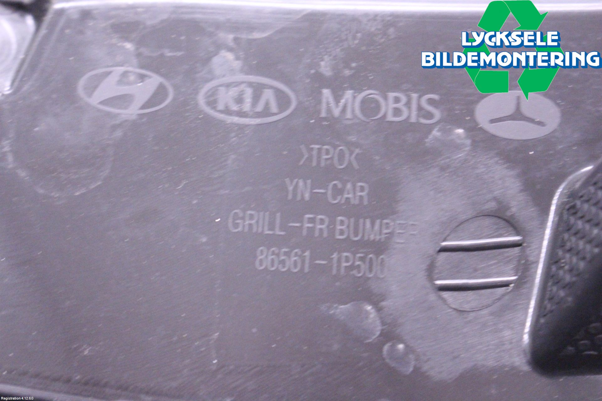 Kia VENGA 10-19 Grill-Galler