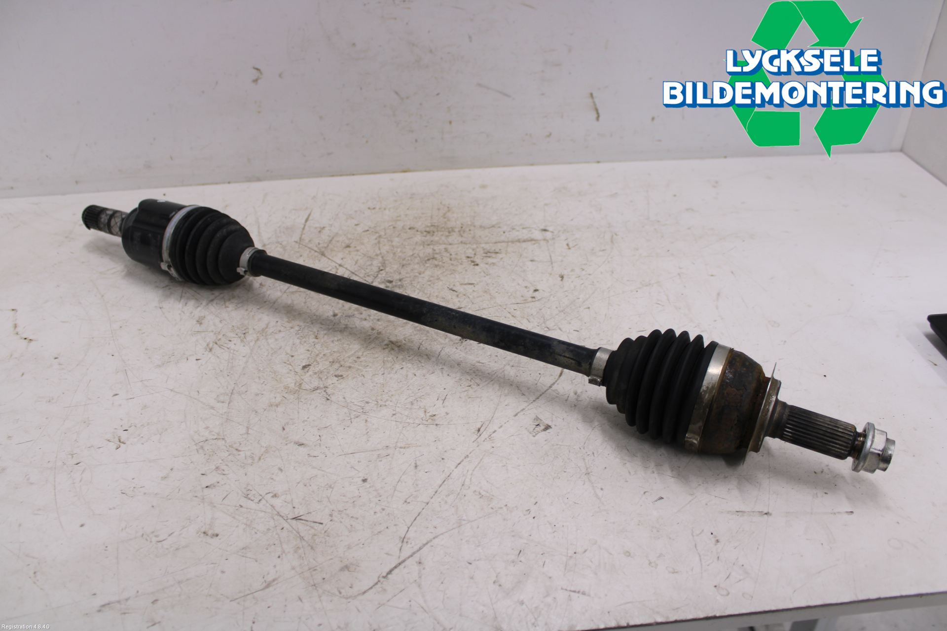 Subaru OUTBACK 21- Drivaxel Fram Höger