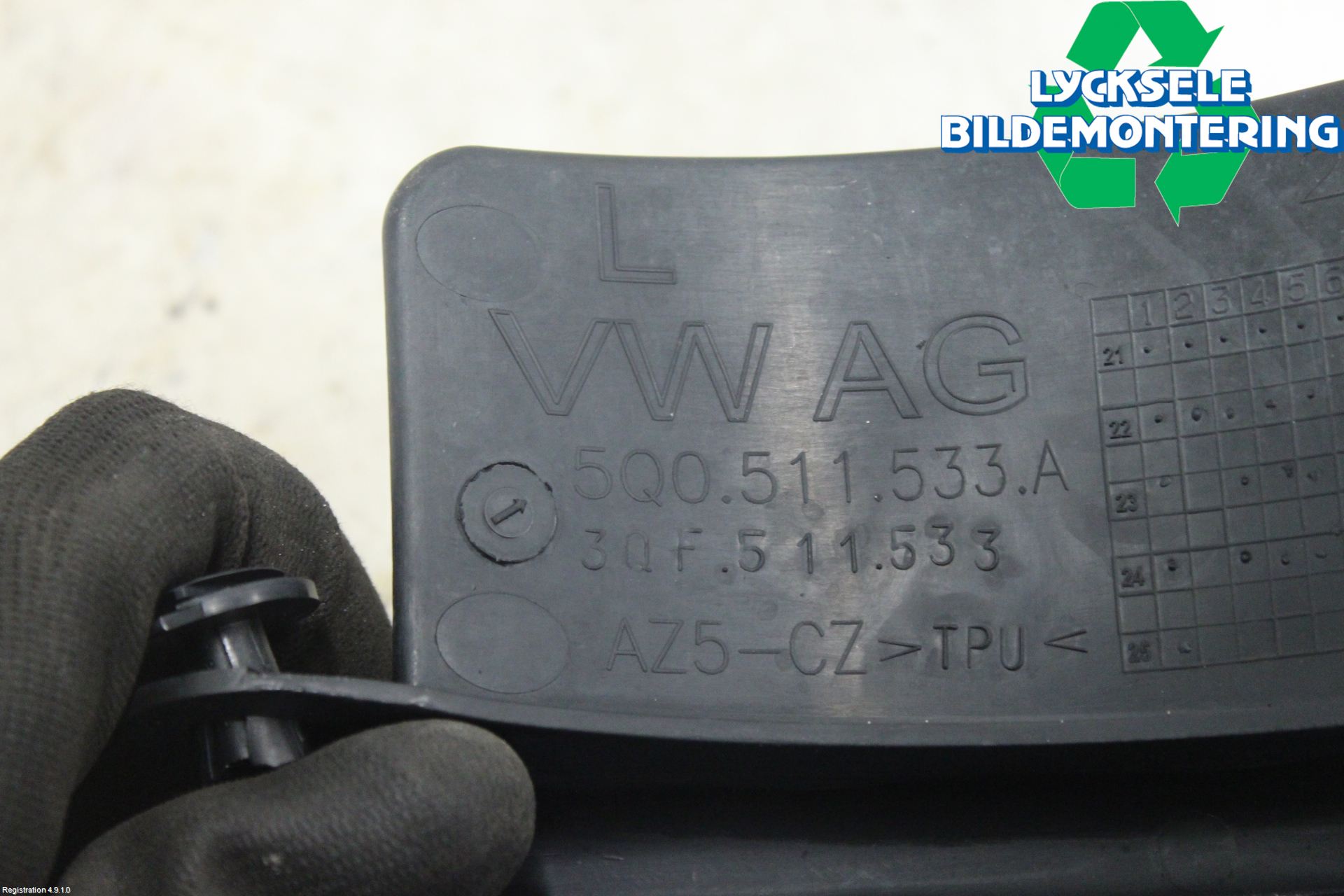 Audi Q3 F3 19- Stänkskydd