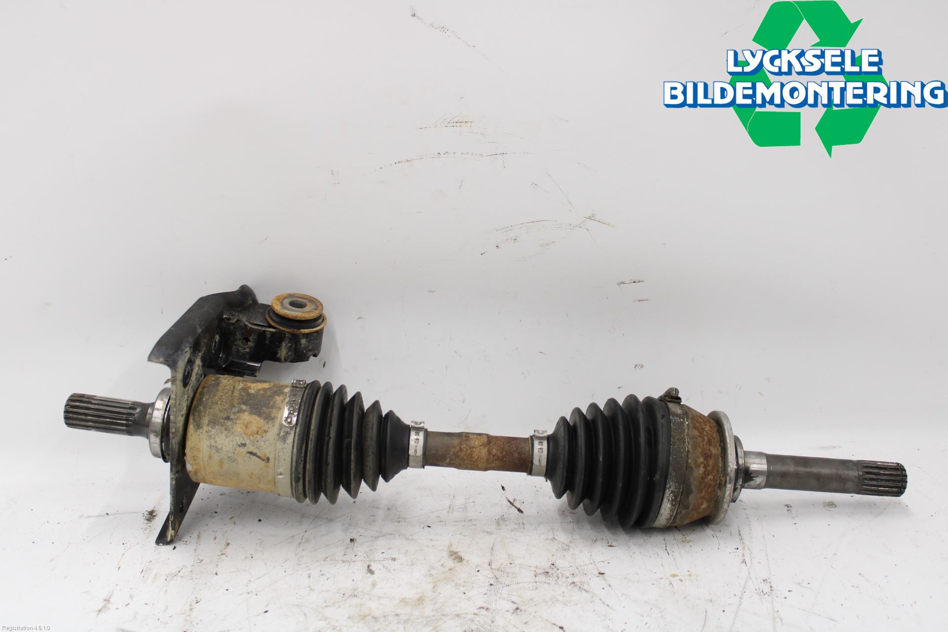 Isuzu D-MAX Drivaxel Fram Höger