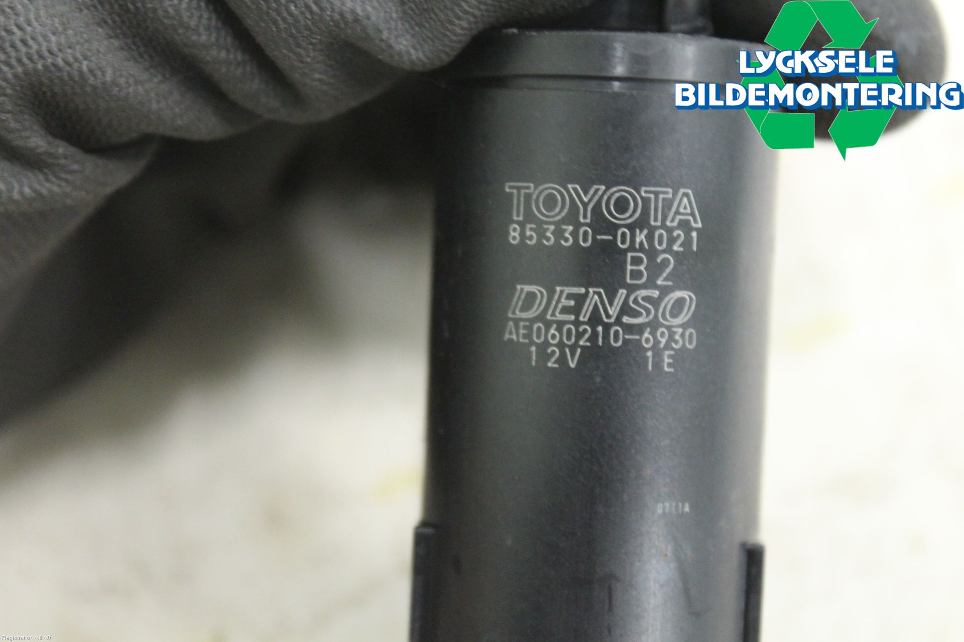 Toyota HILUX 16- Spolarpump Vindruta