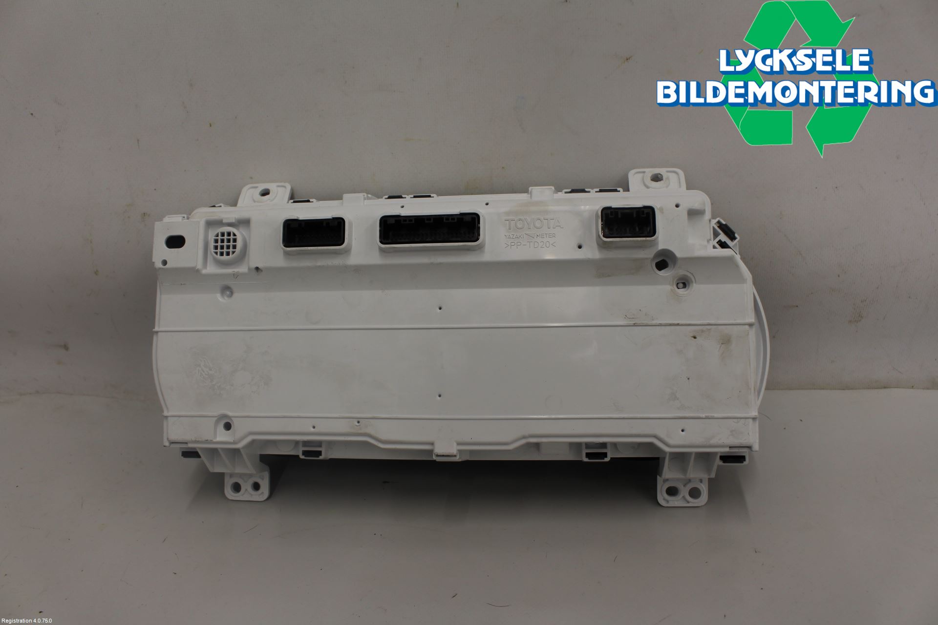 Toyota HILUX 16- Instrument Komb