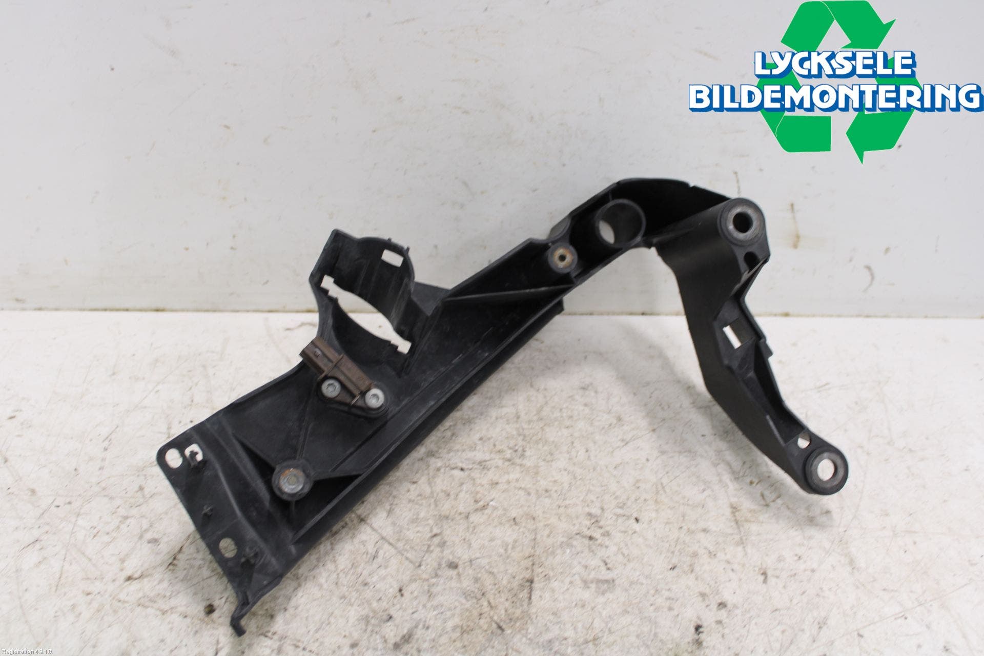 Audi A5 07-16 Strålkast Fästsarg