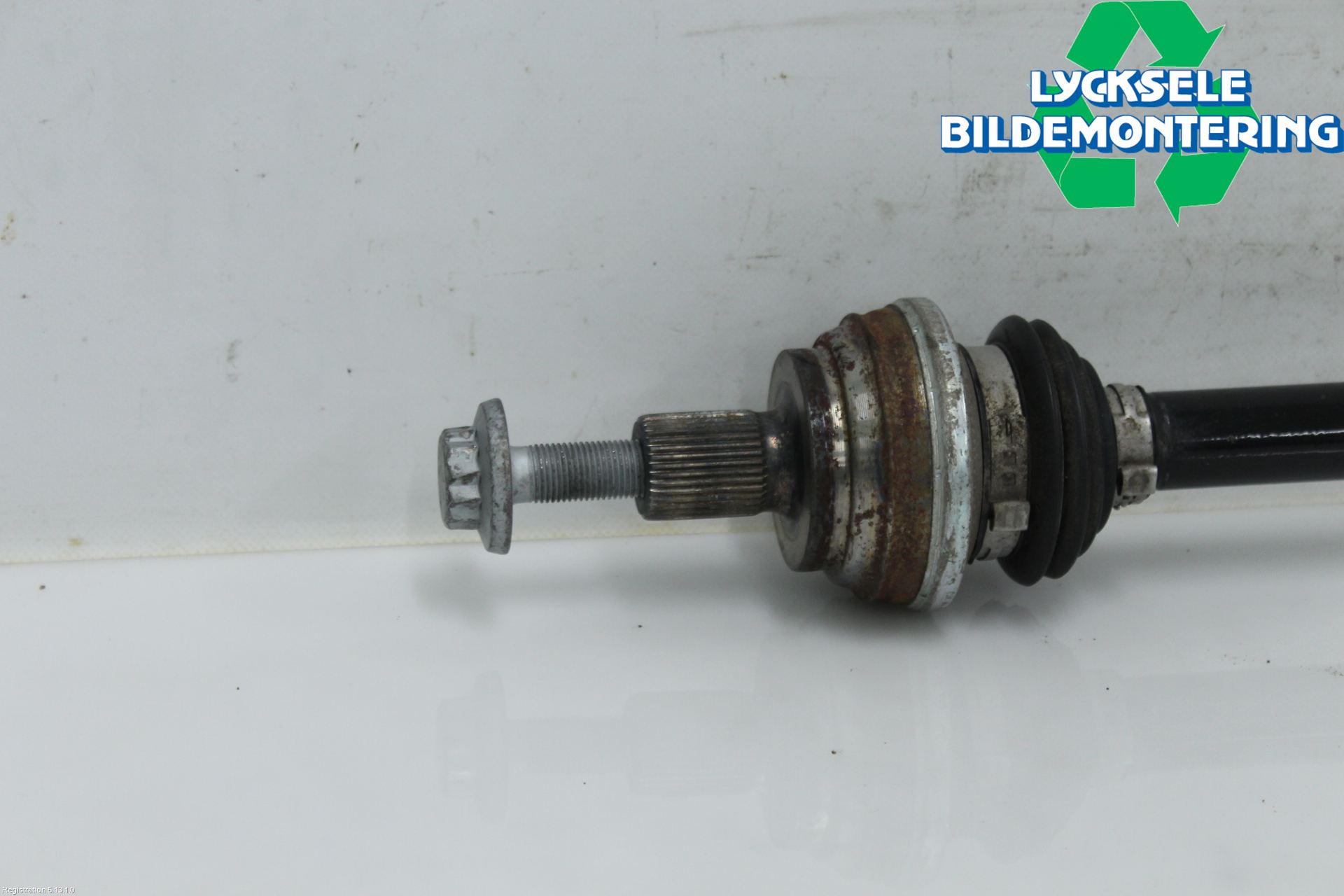 Skoda SUPERB 24- Drivaxel Bak Vänster