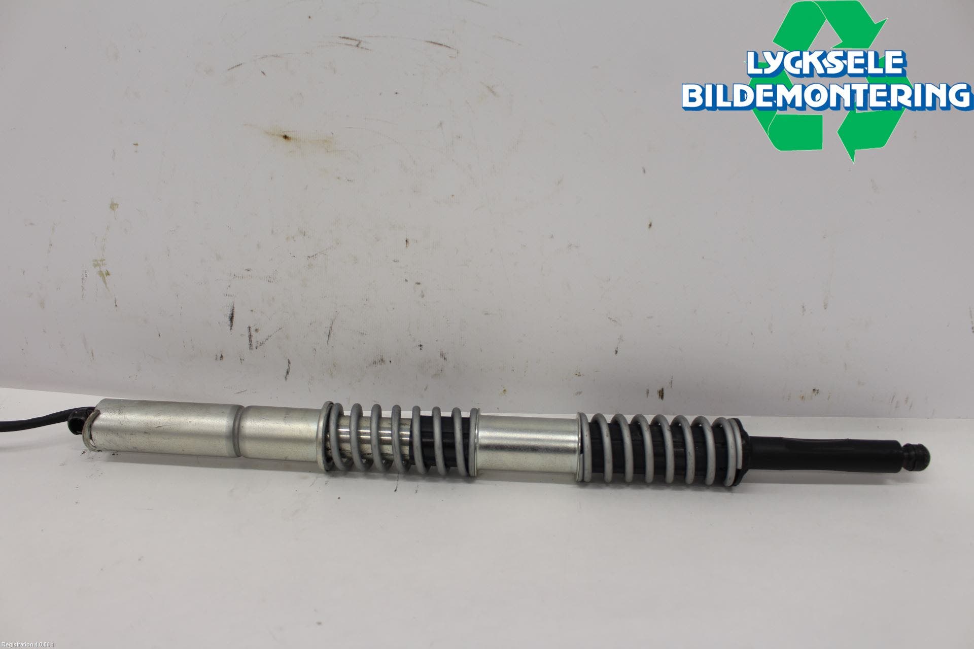 BMW 5 F10/F11/F18 09-17 Gasfjäder Baklucka