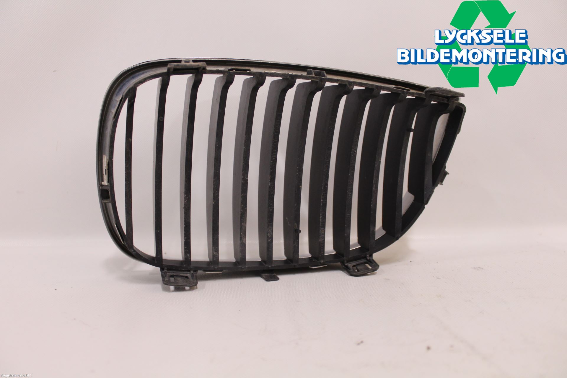 BMW 1 E87/81 5D/3D 03-11 Grilldel Höger