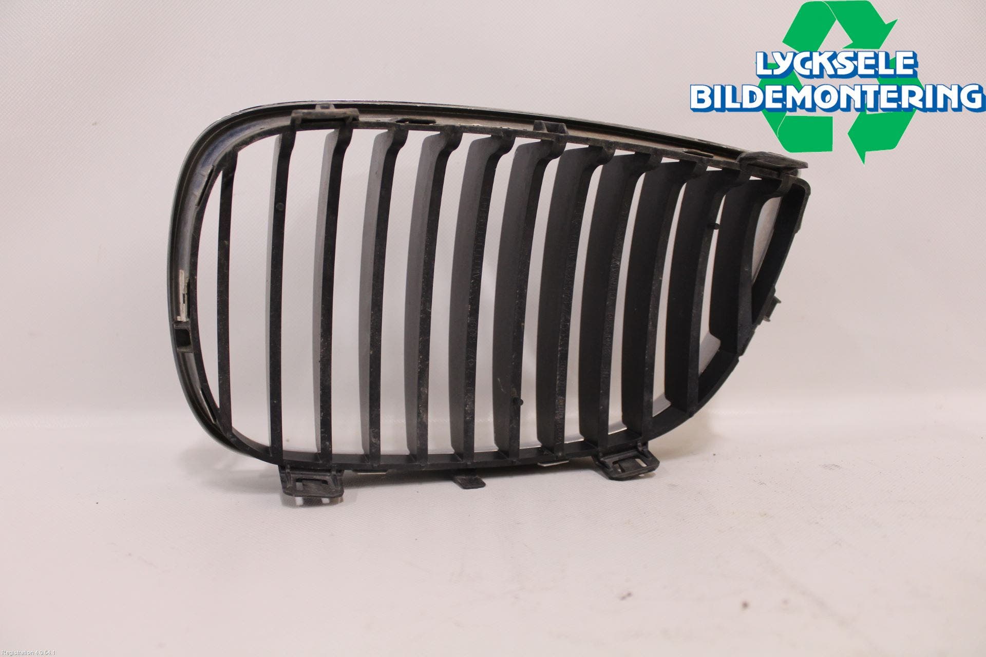 BMW 1 E87/81 5D/3D 03-11 Grilldel Höger