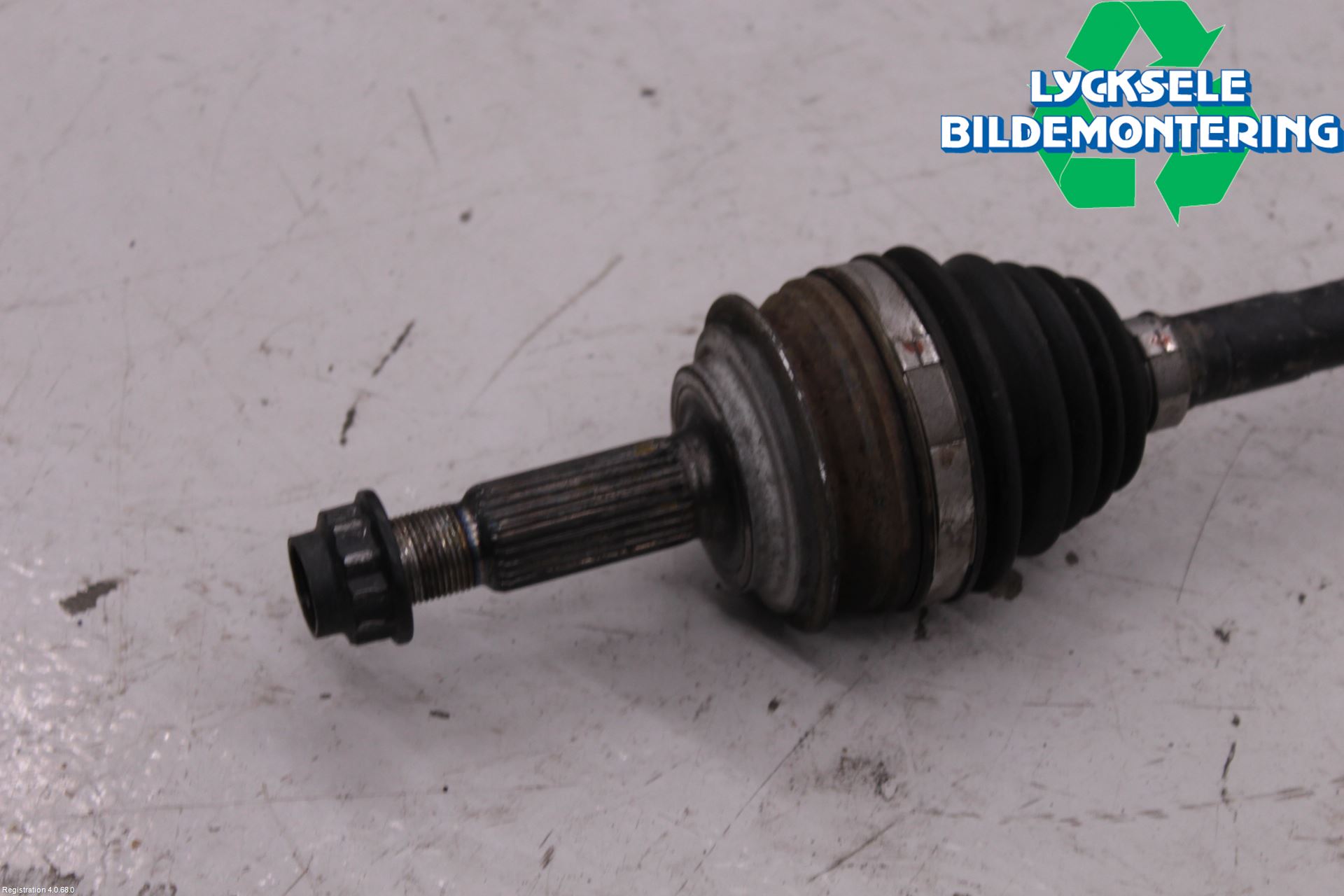 Toyota VERSO-S 11-16 Drivaxel Fram Vänster