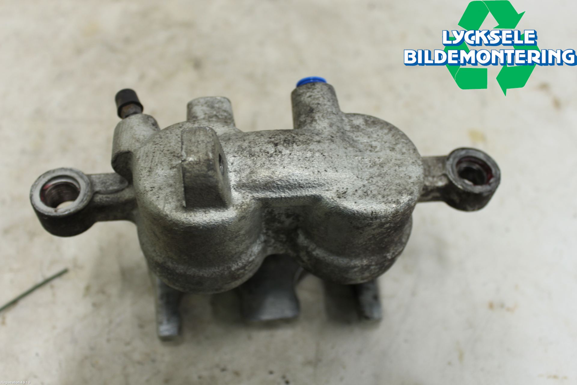 Mitsubishi PAJERO  99-06 Bromsok Fram Höger