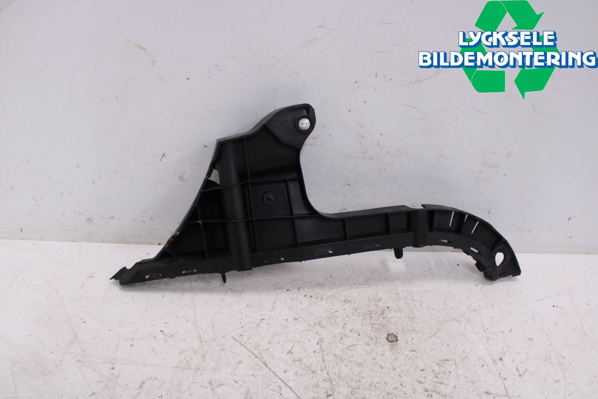 Volvo V70 08-13 Stötfångarfäste Bak Vä