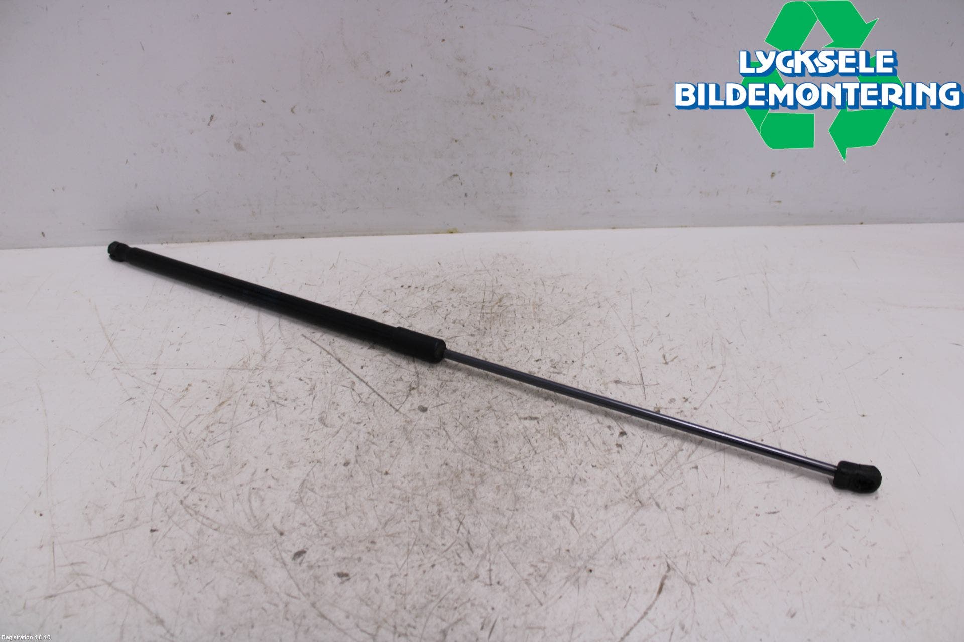 Volkswagen VW PASSAT 15-19 Gasfjäder Motorhuv