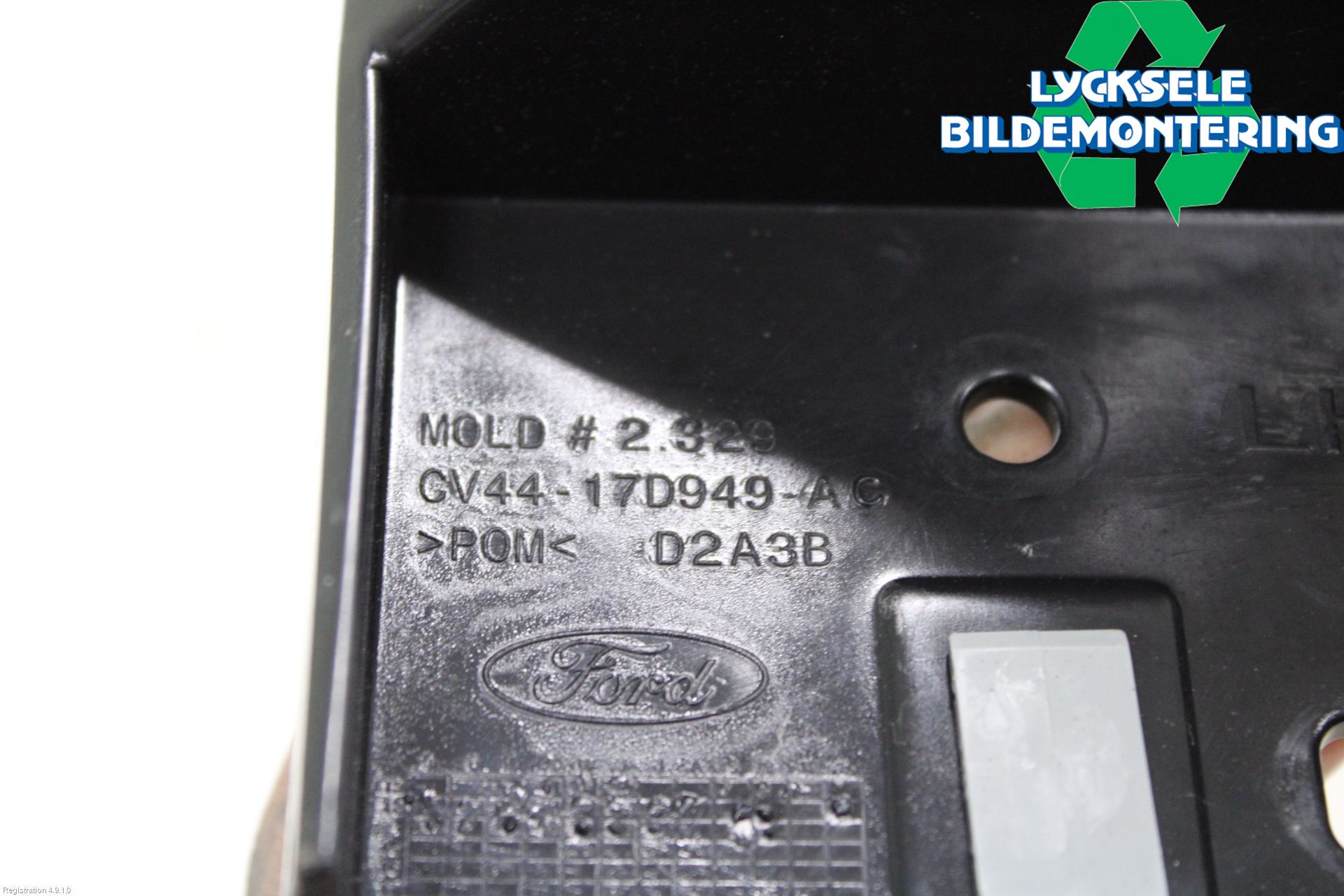 Ford KUGA 13-16 Stötfångarfäste Bak Vä