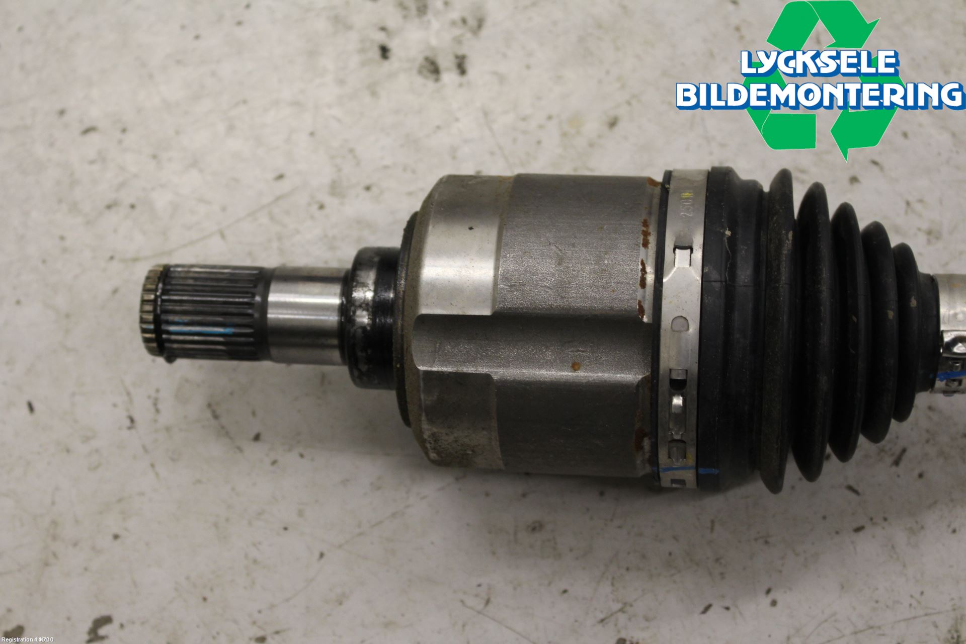 Kia NIRO (DE) 17-22 Drivaxel Fram Vänster