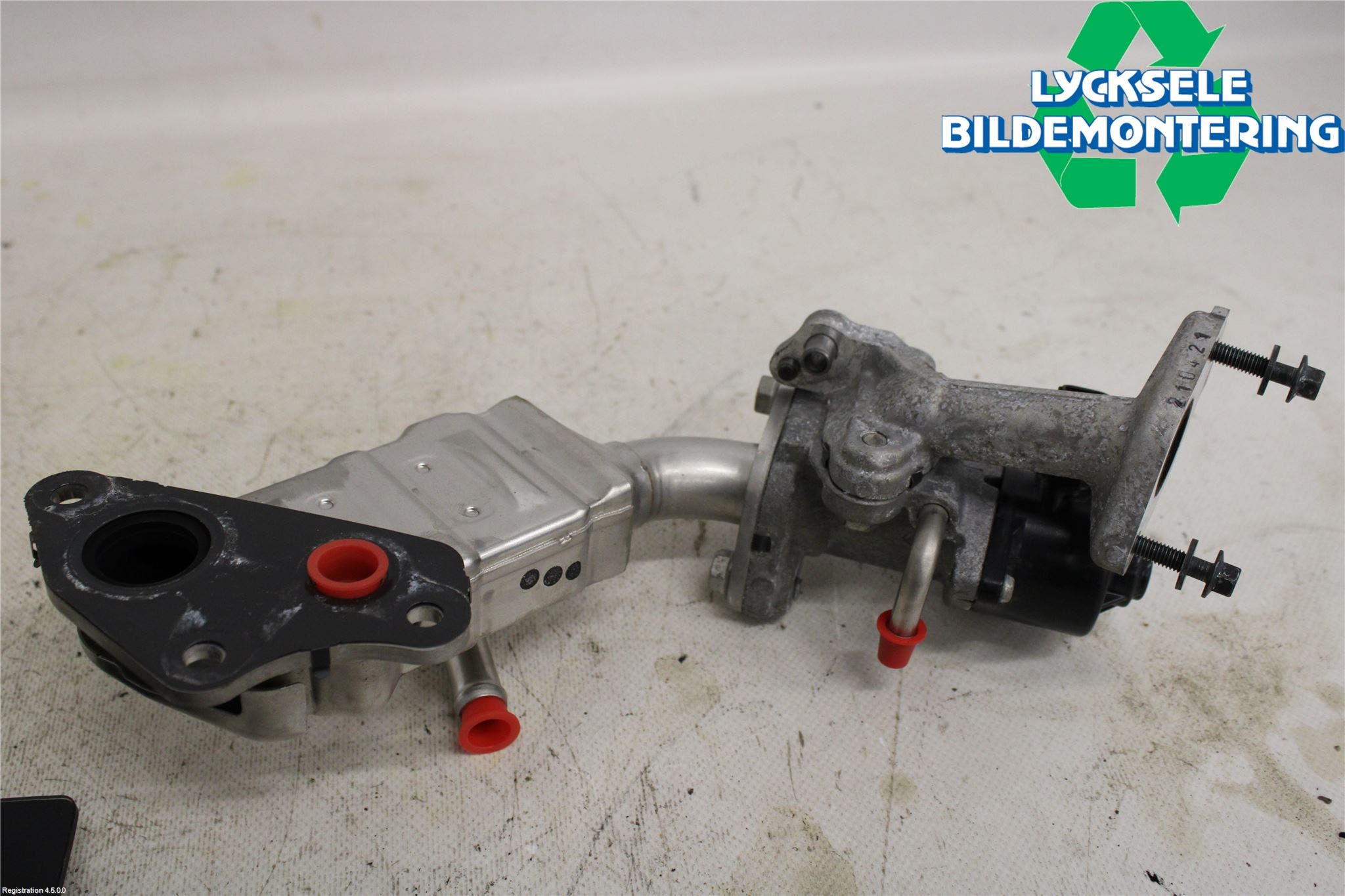 Toyota YARIS CROSS XP21 21- Avgaskylare