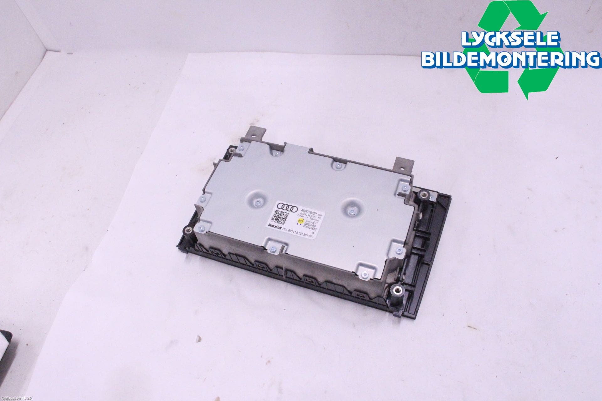 Audi A6 F2/C8 19- Bildskärm