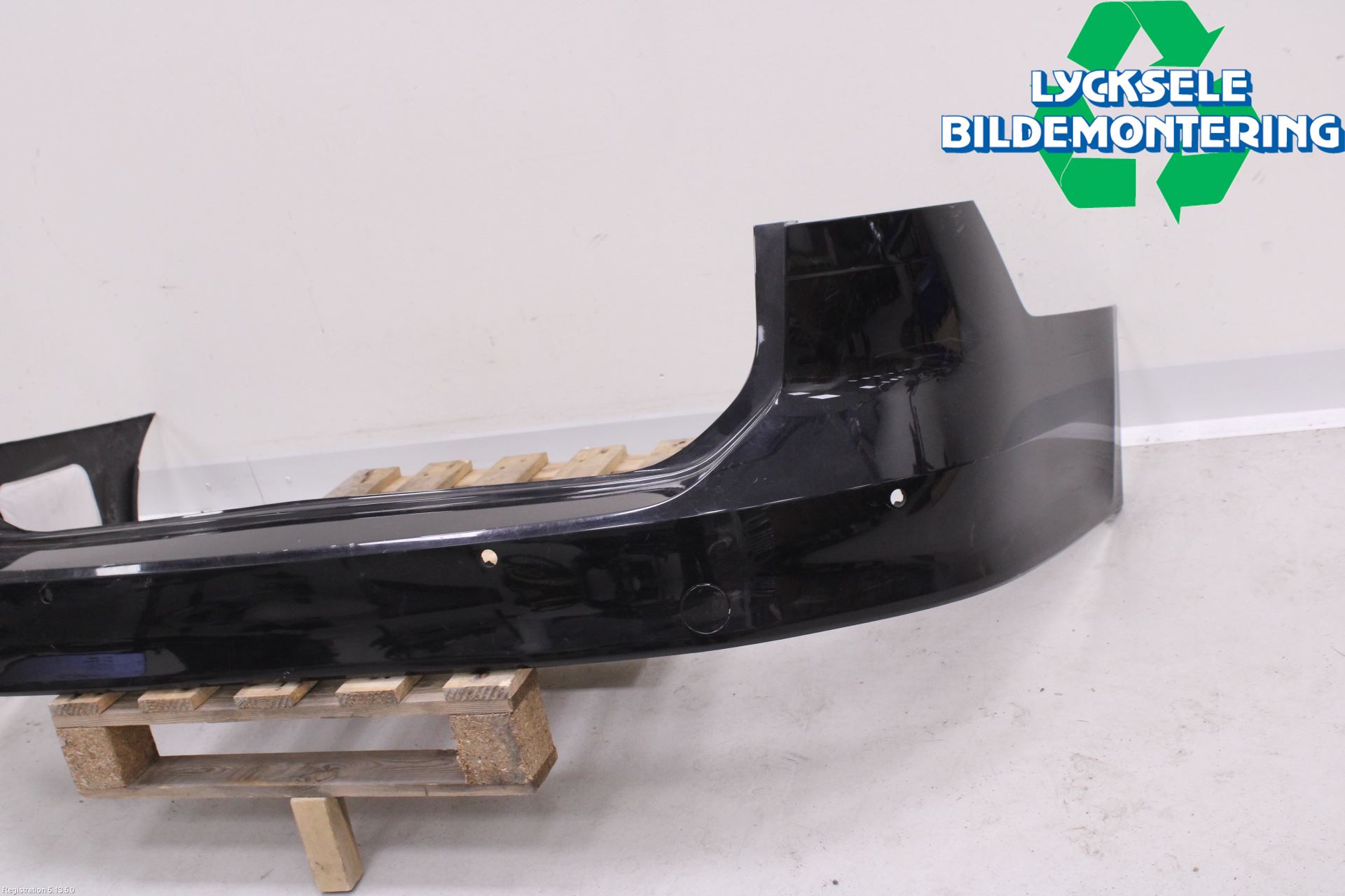 Volkswagen VW PASSAT 15-19 Stötfångarbeklädnad Bak