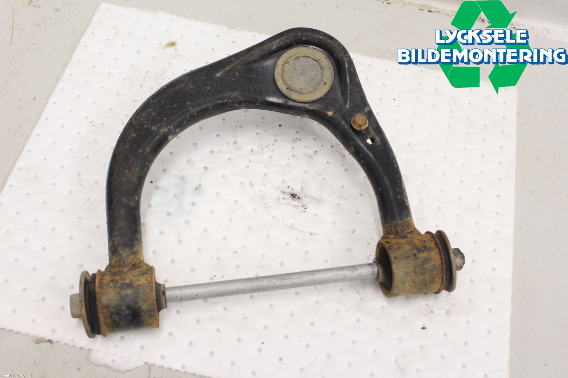 Toyota HILUX 05-16 Bärarm Fram Övre Hö