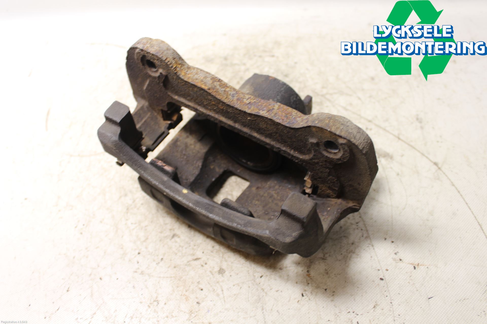 Mitsubishi L200 06-15 Bromsok Fram Höger