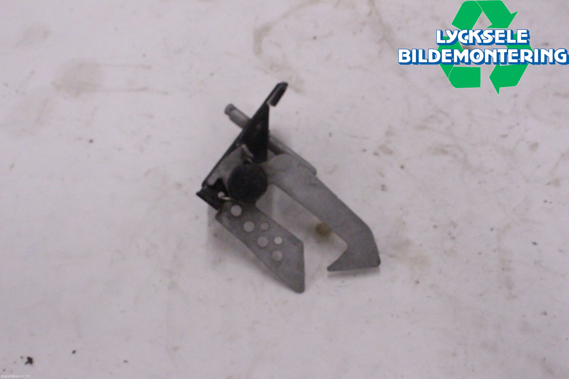 BMW 5 F10/F11/F18 09-17 Huv Spärr