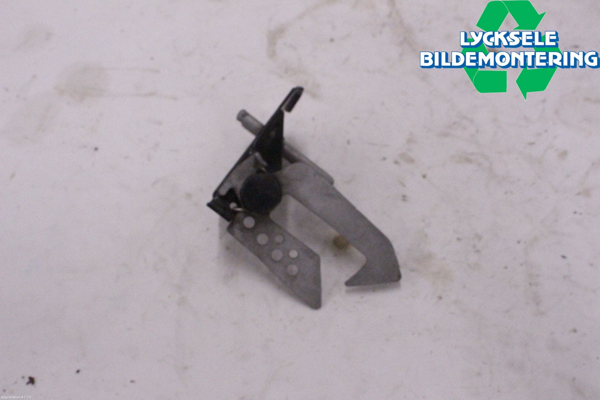 BMW 5 F10/F11/F18 09-17 Huv Spärr