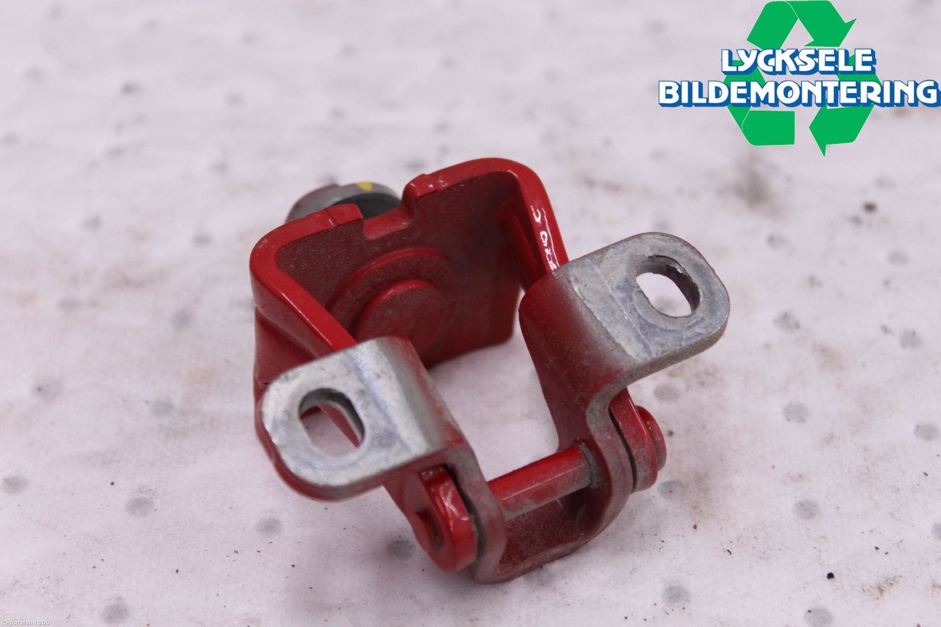 Audi A1 19- Bakluckegångjärn Hö