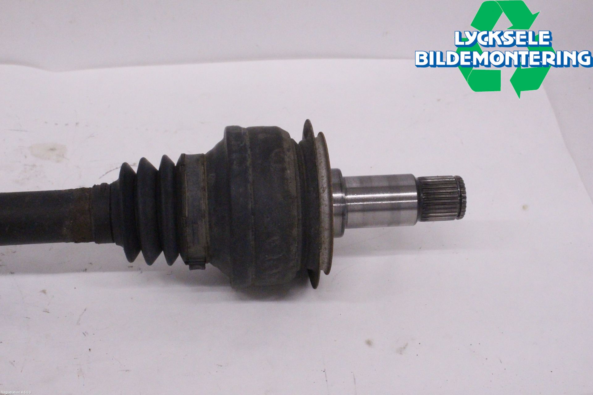 Mercedes-Benz MB CLS (C218/X218) 11-17 Drivaxel Bak Vänster