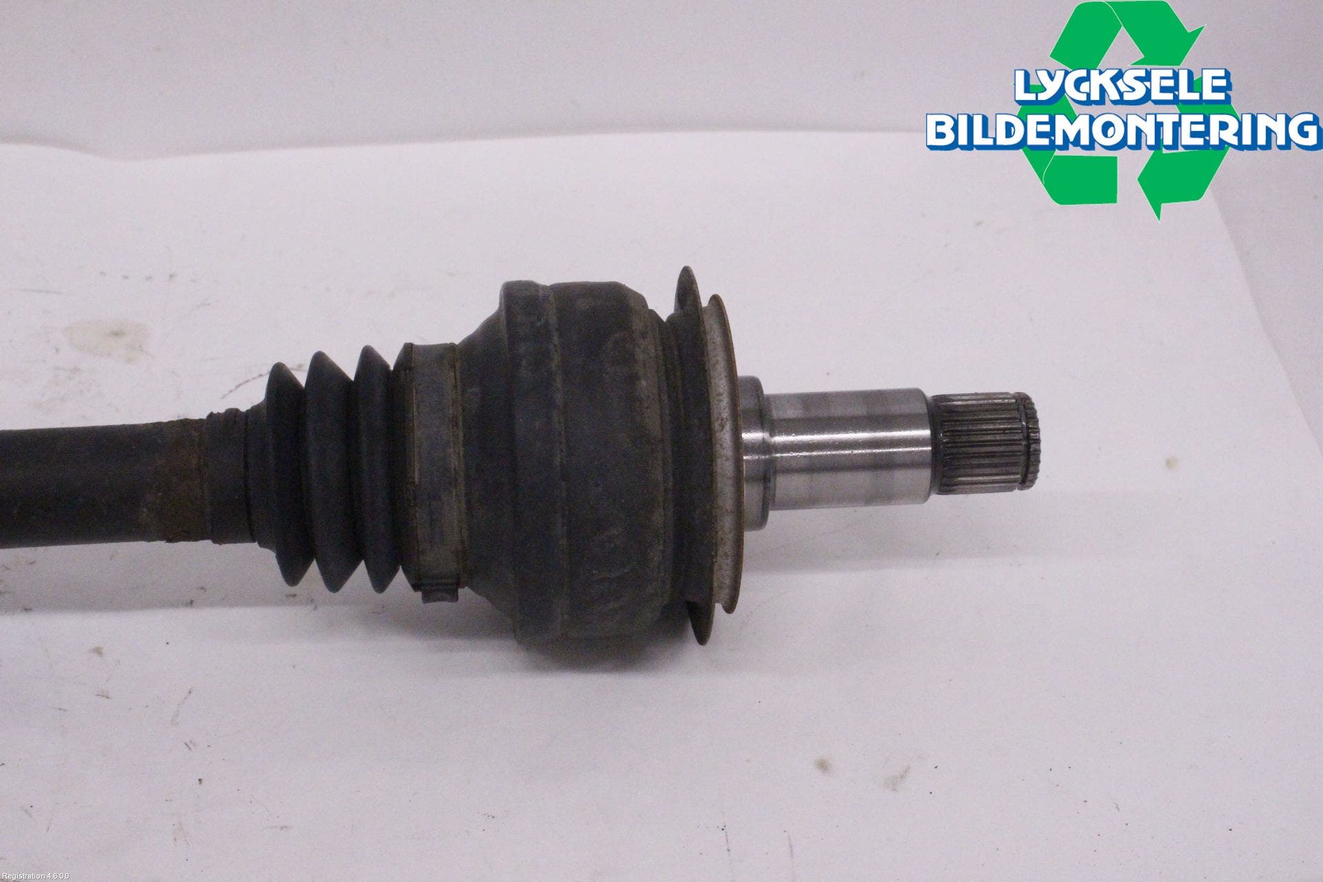 Mercedes-Benz MB CLS (C218/X218) 11-17 Drivaxel Bak Vänster