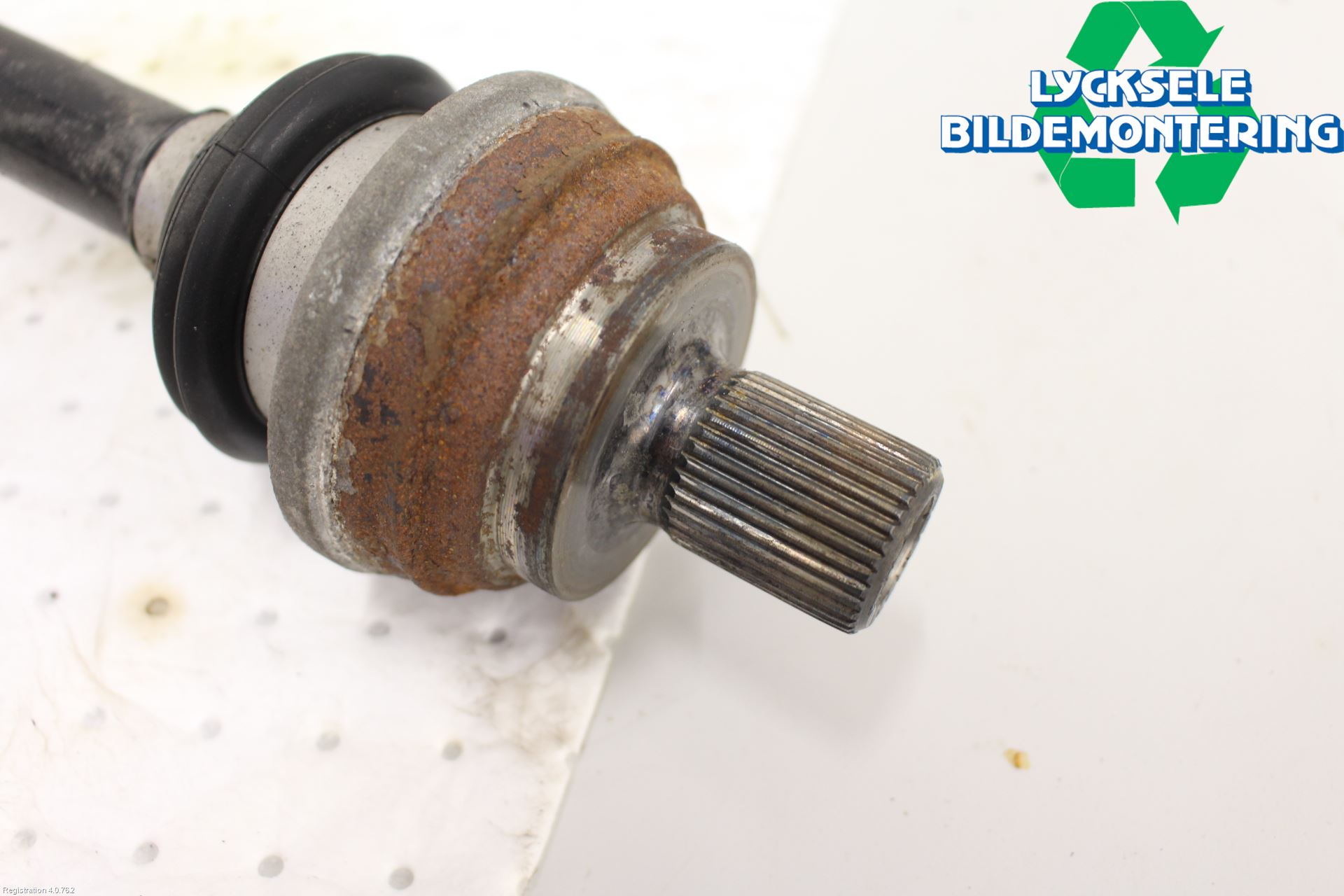Volkswagen VW TIGUAN 16-24 Drivaxel Bak Vänster
