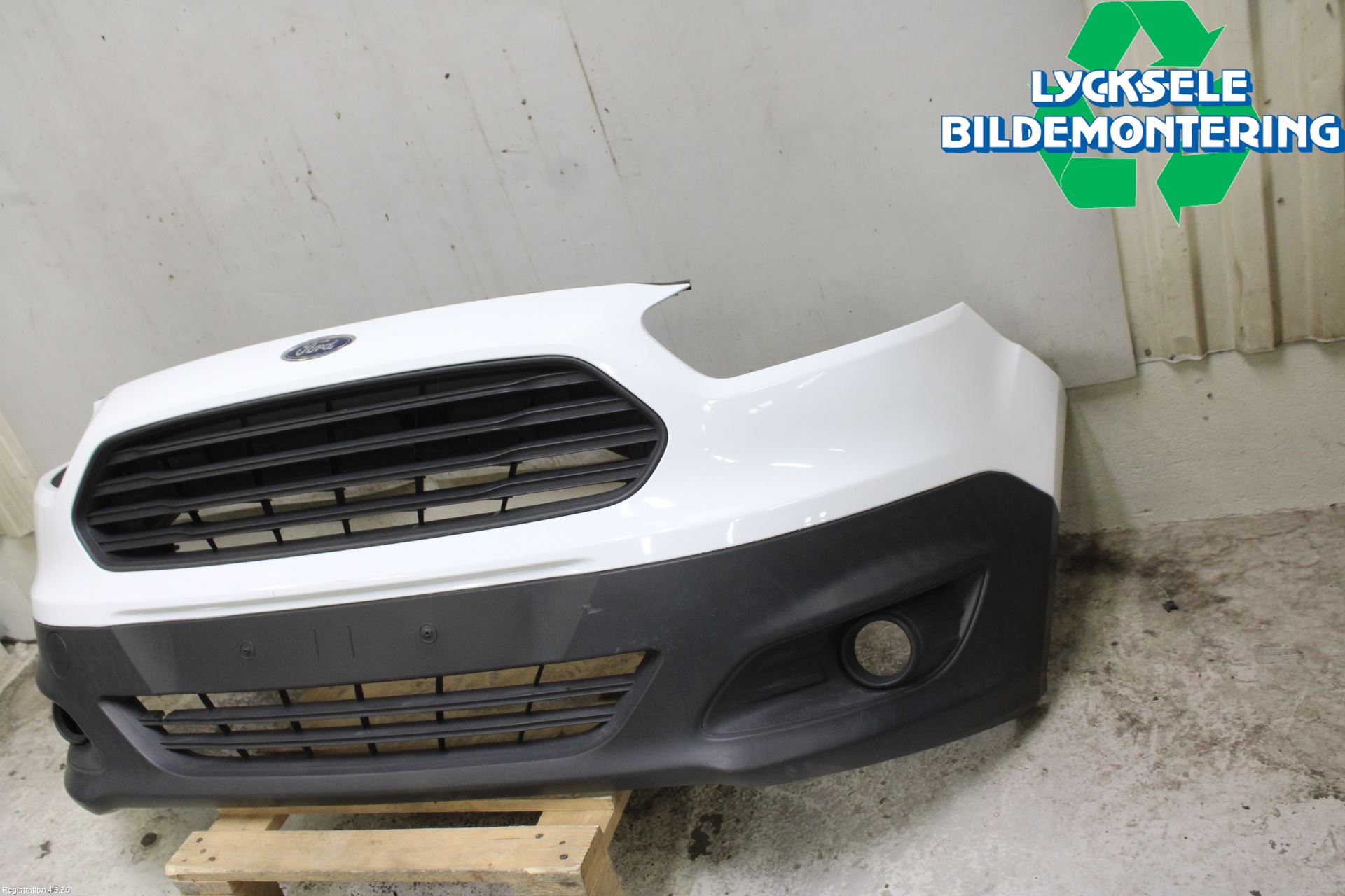 Ford TRANSIT/TOURNEO COURIER 13-23 Stötfångarbeklädnad Fram