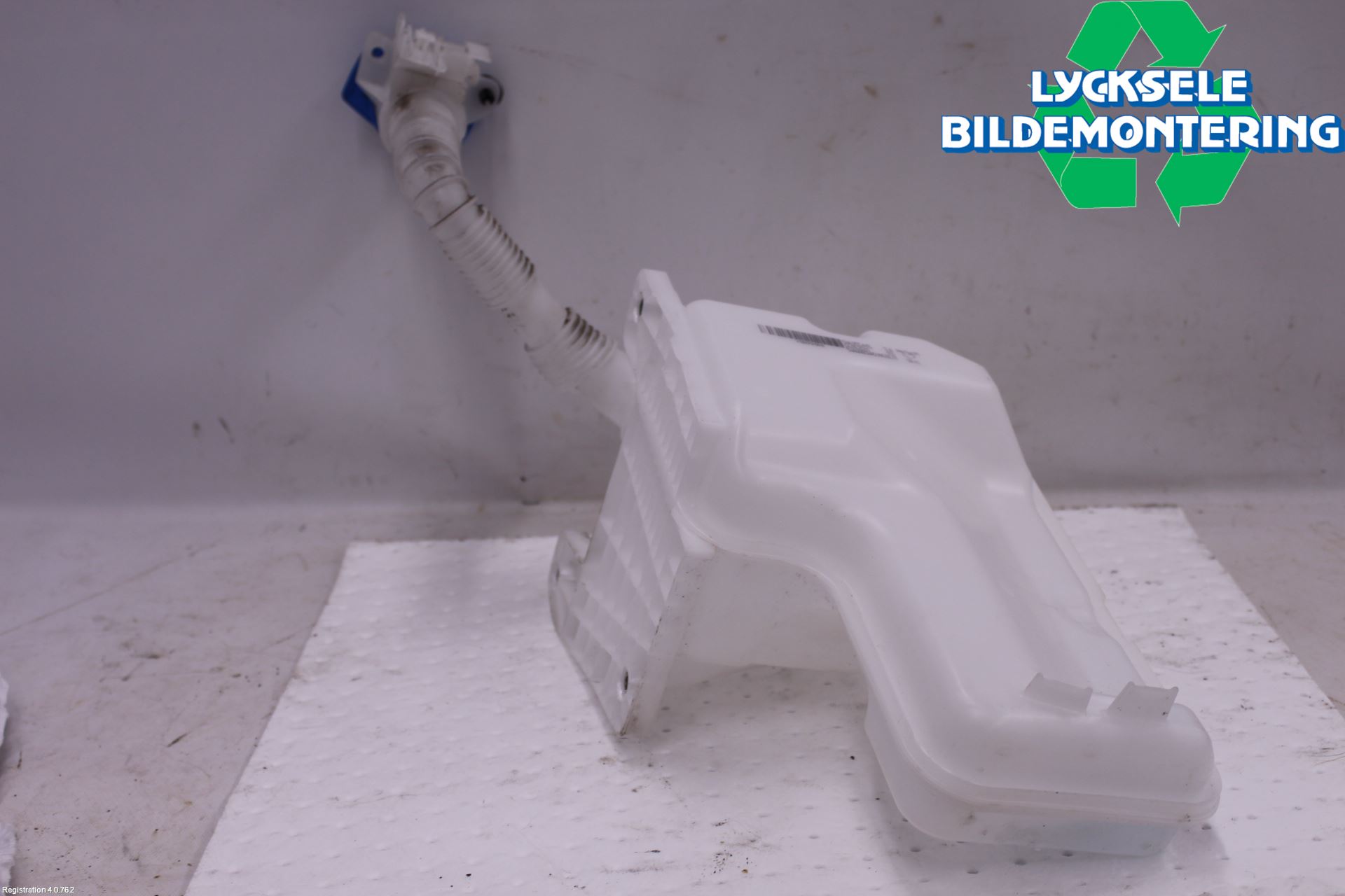 Audi A3/S3 8Y 21- Spolartank Vindruta-Strål