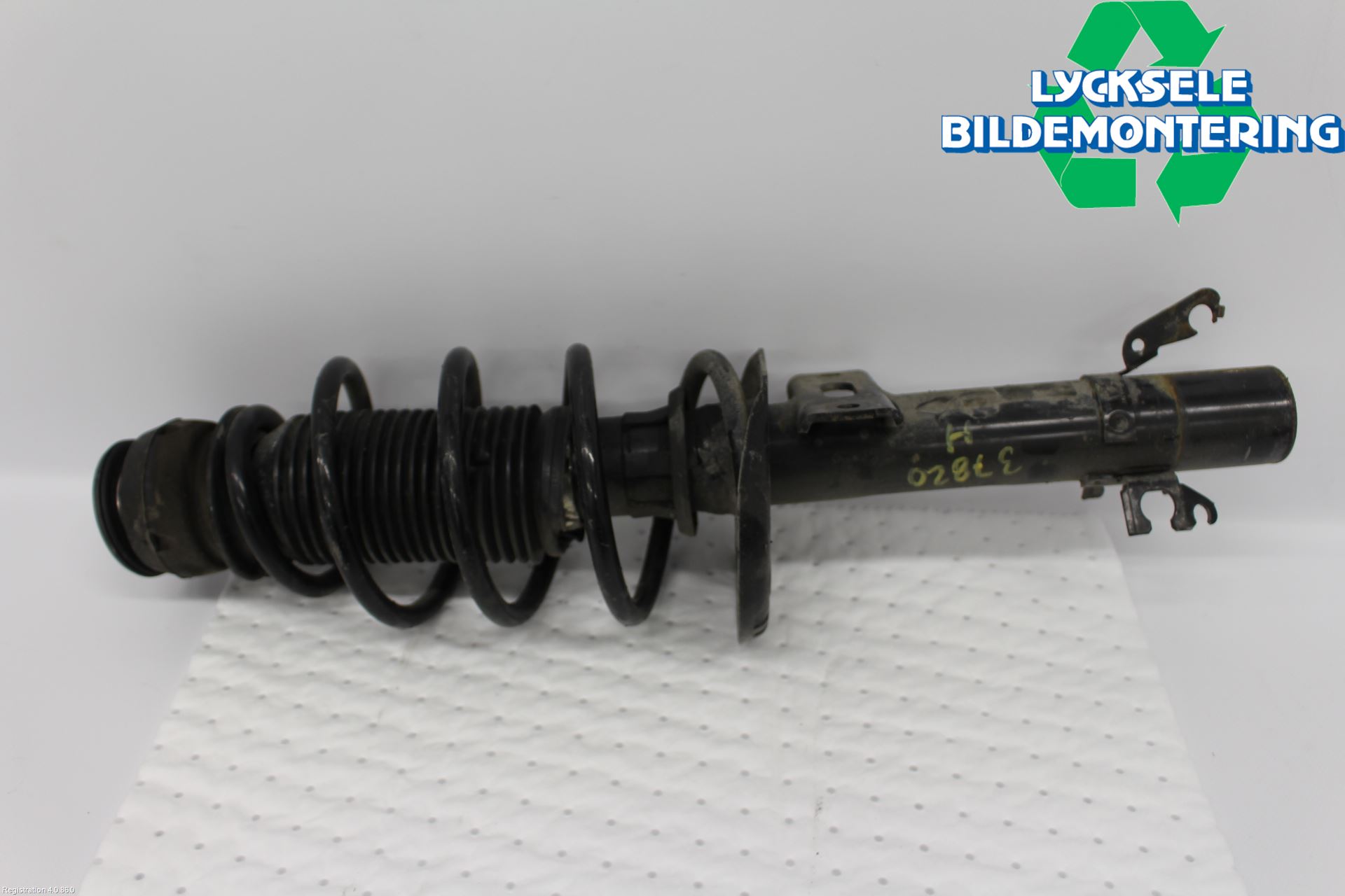 Skoda RAPID Fjäderben Fram Höger