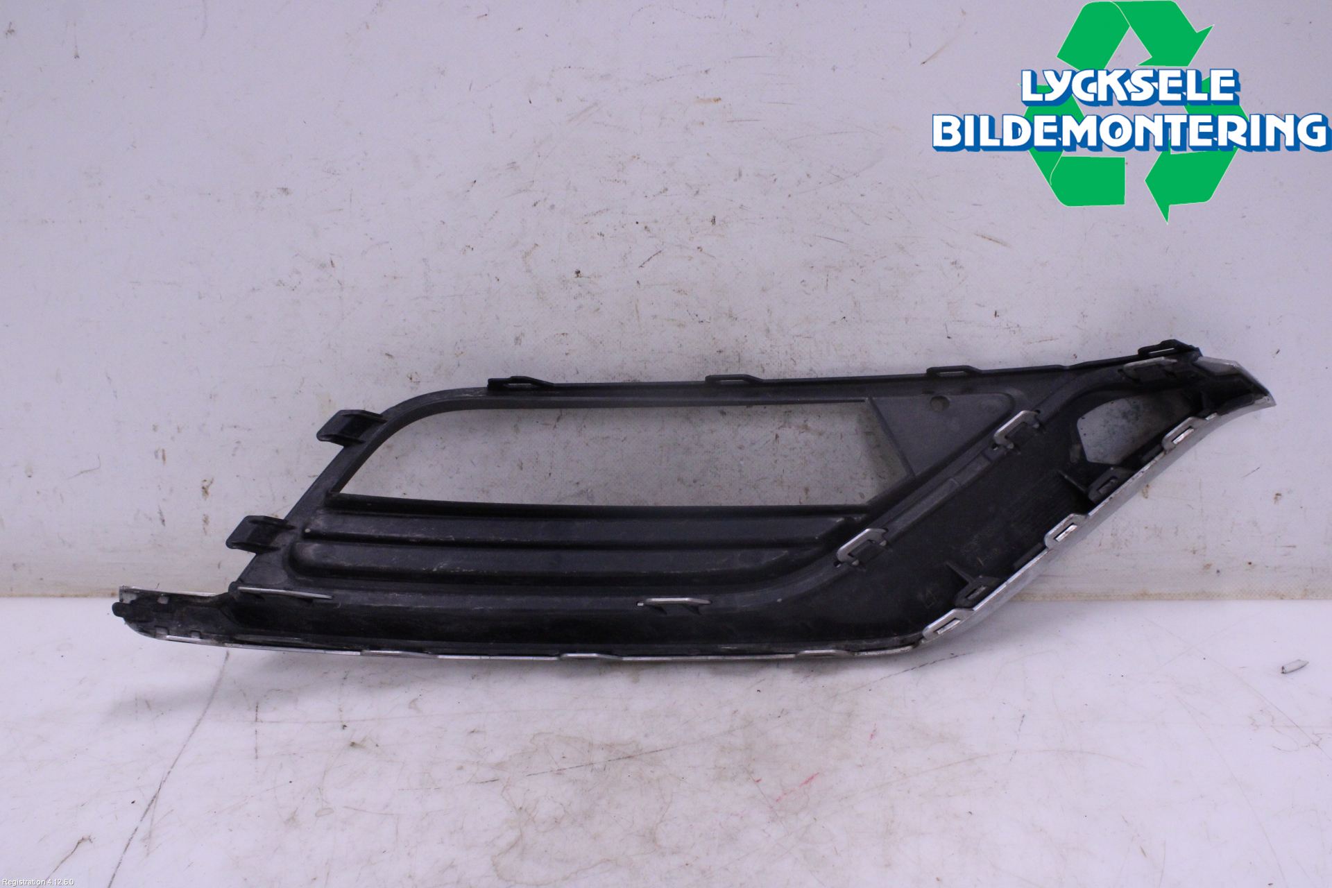 Volkswagen VW PASSAT 15-19 Dimljussarg Fram