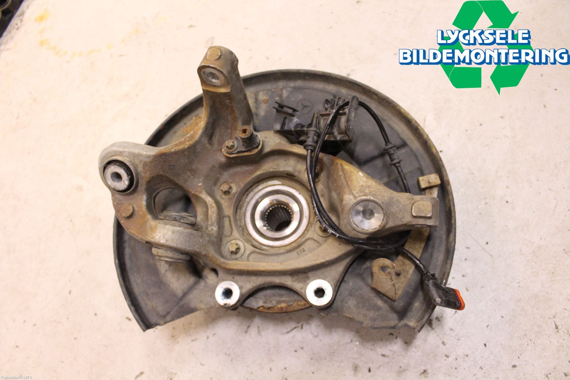 Mercedes-Benz MB E-KLASS (W212) 09-16 Hjullagerhus-Spindel Hö B