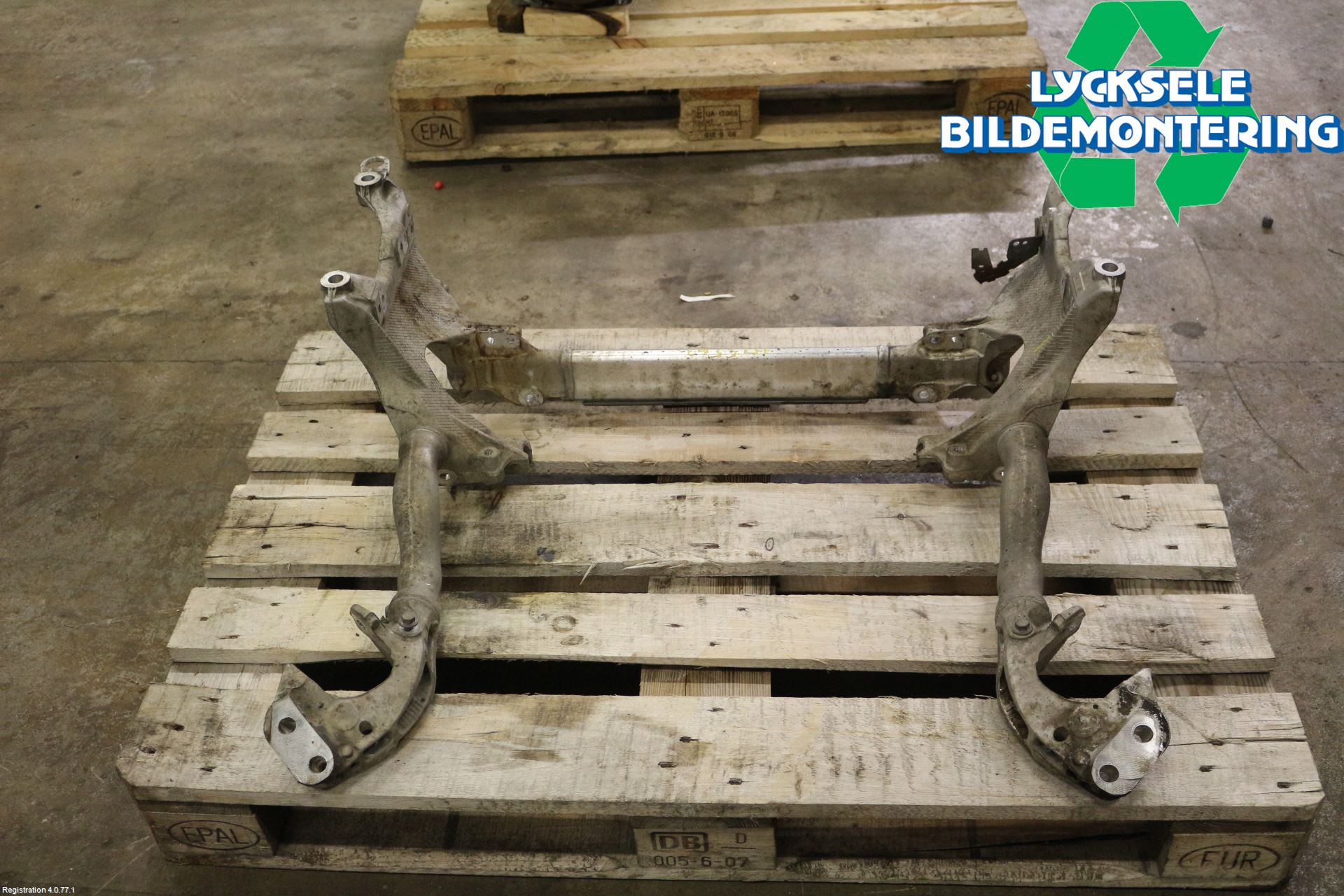 Audi A4 12-15 Framvagnsbalk