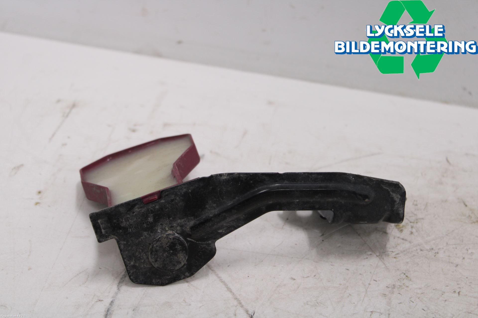 Audi A6 F2/C8 19- Antenn