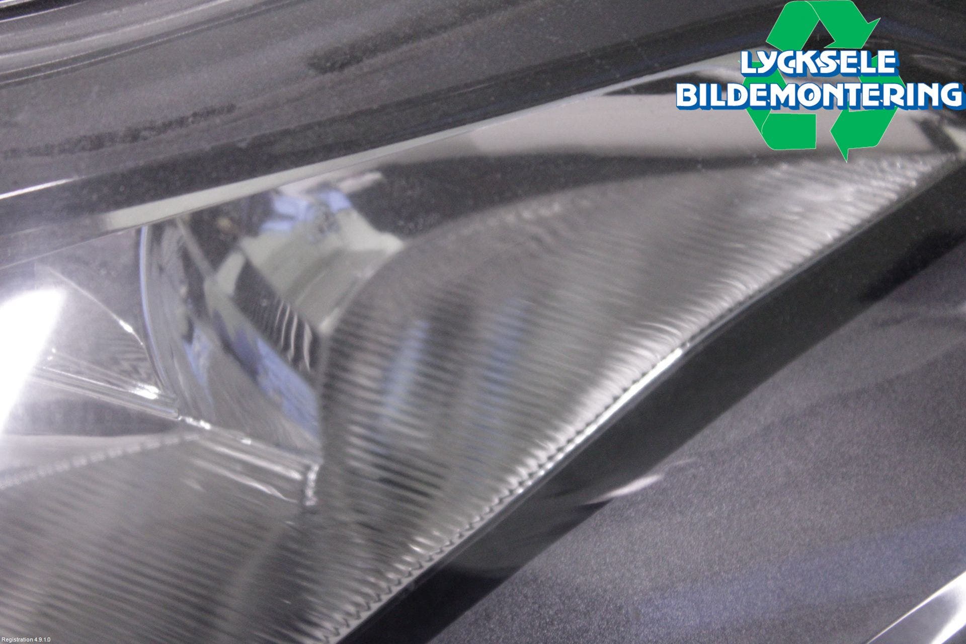 Ford FOCUS 11-14 Strålkastare Höger