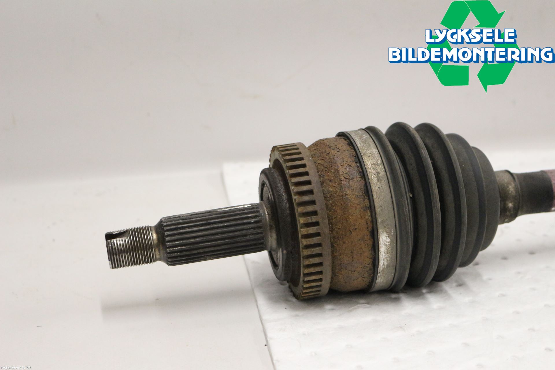 Hyundai i40 08-15 Drivaxel Fram Vänster