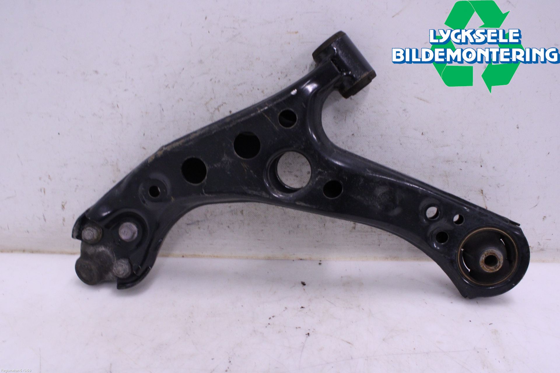 Toyota COROLLA 19- Bärarm Fram Undre Hö