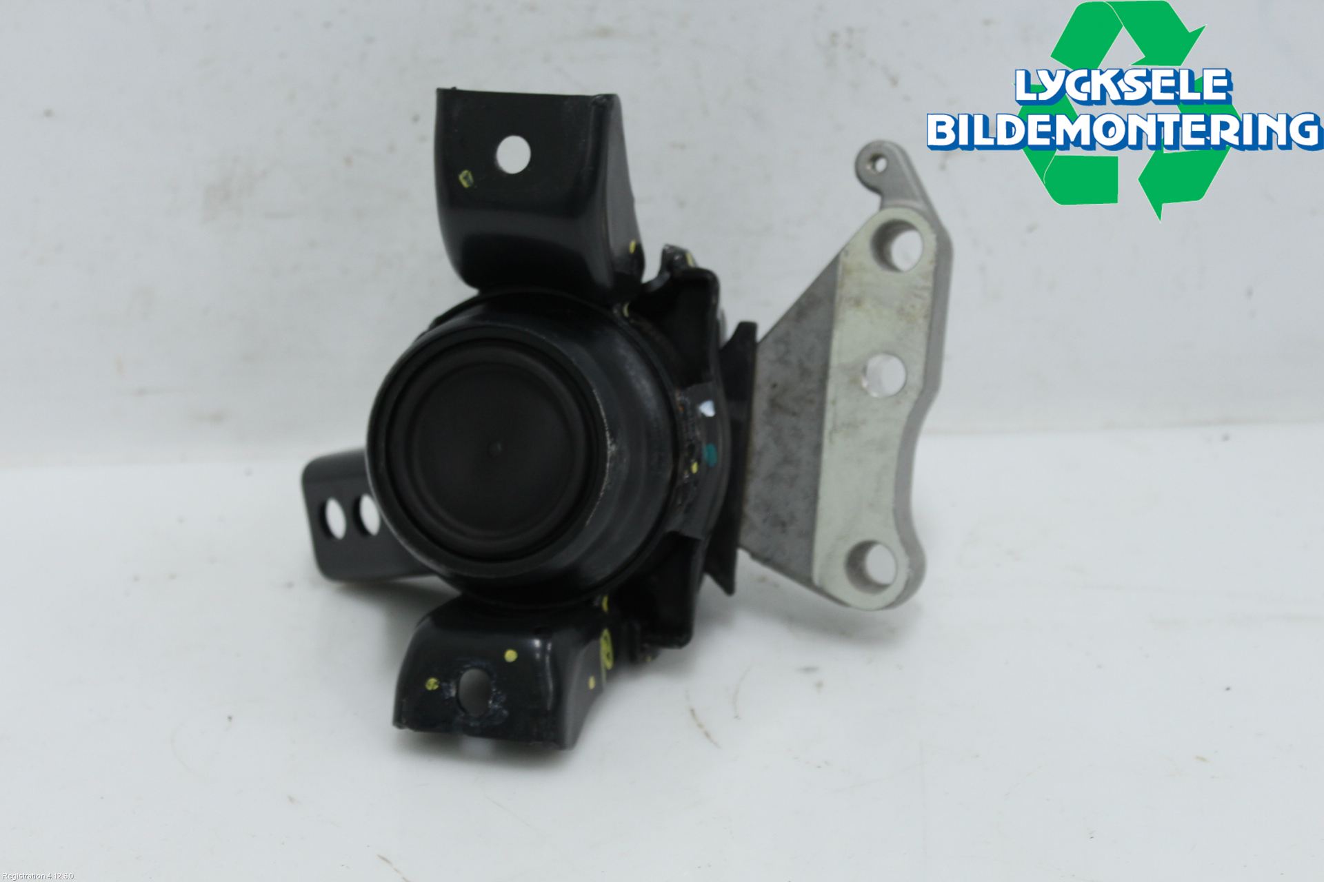 Suzuki SX4 S-CROSS 22- Motorfäste