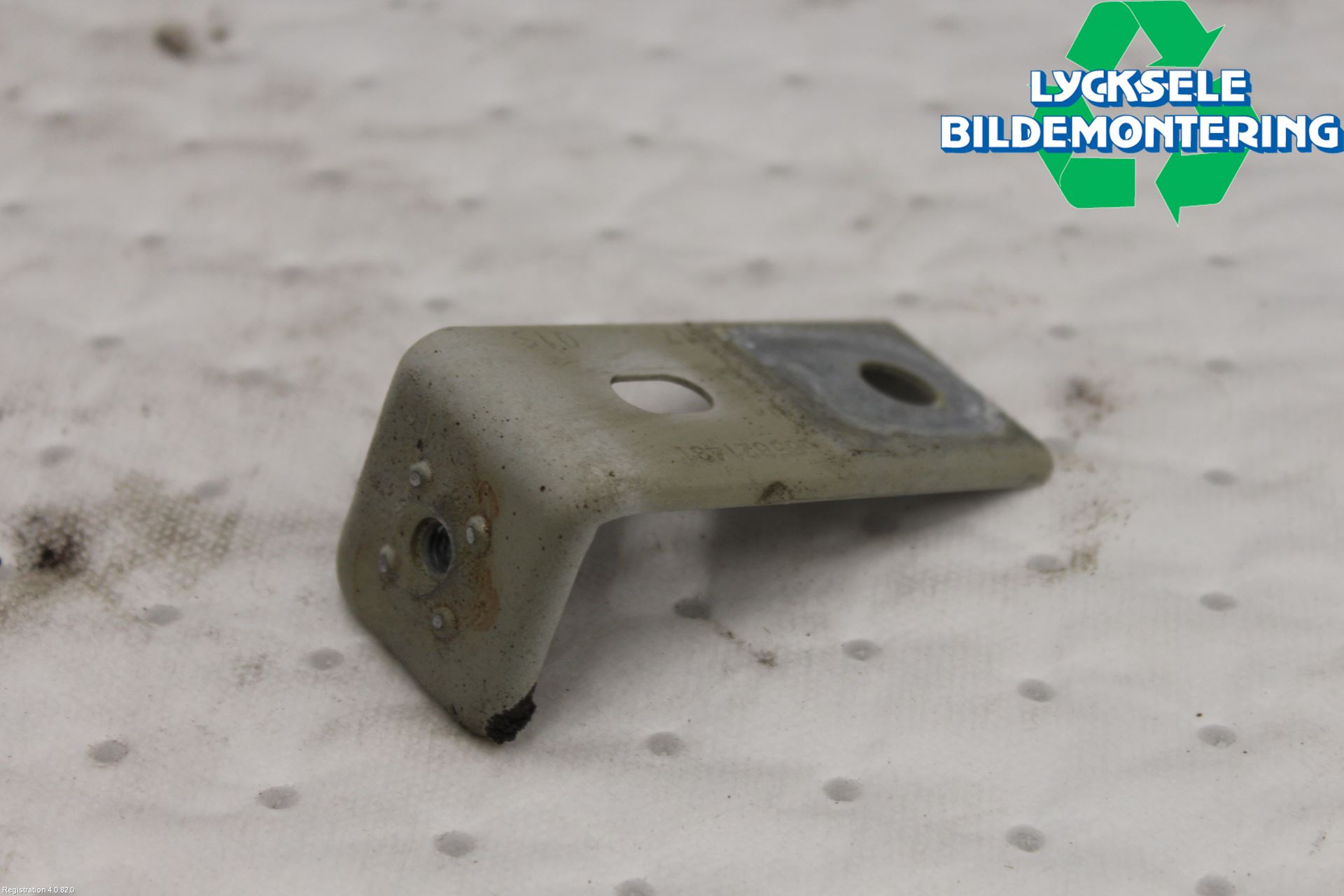 Skoda KODIAQ 17-24 Skärmfäste Fram Vä