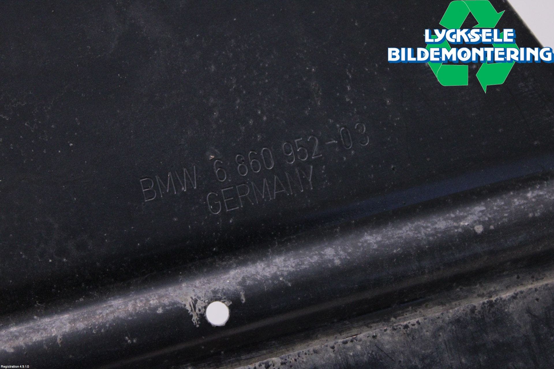 BMW 3 F30/F31/F80 12-19 Hasplåt Plåt-Plast