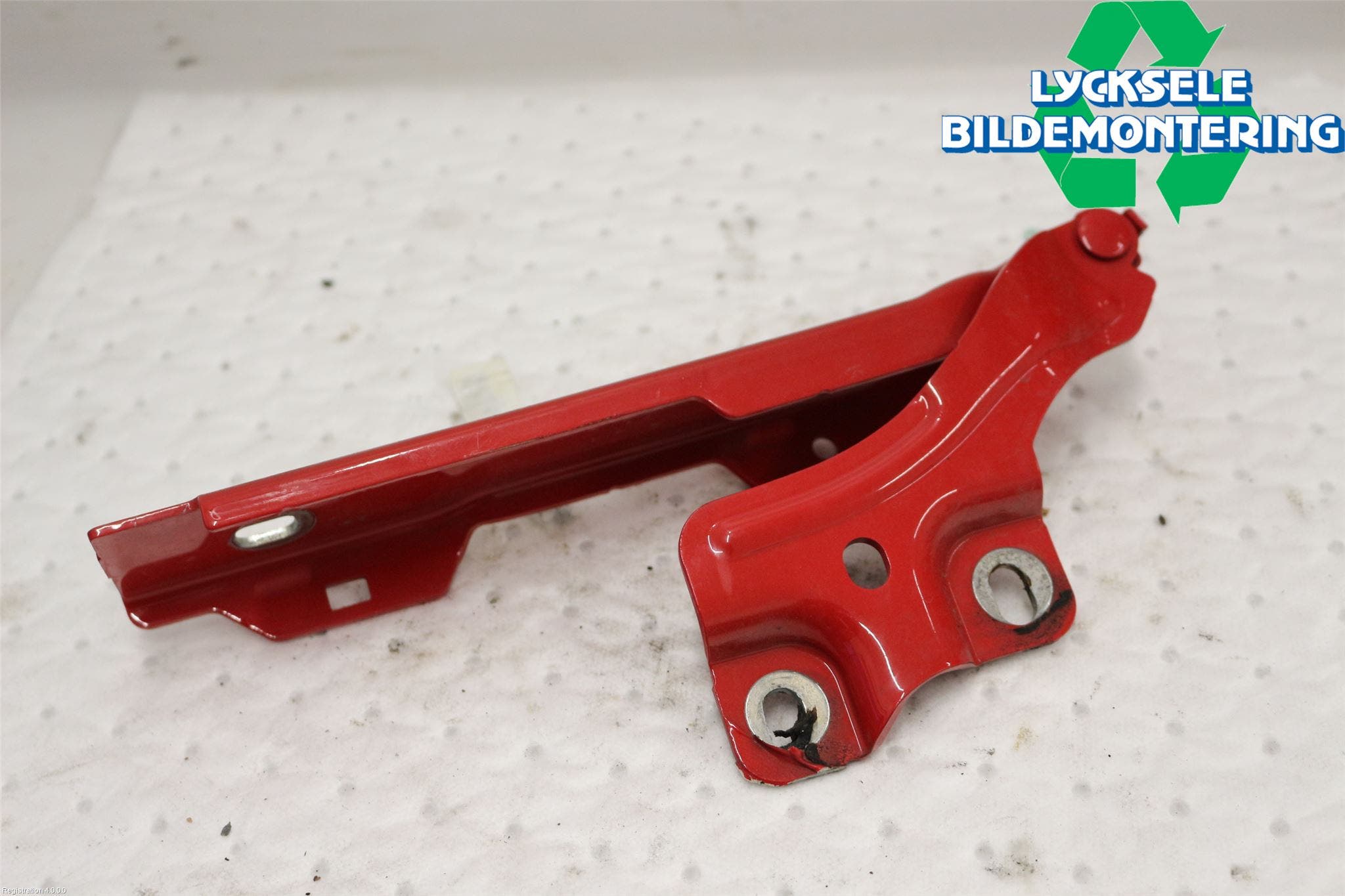 Audi A1 19- Huvgångjärn