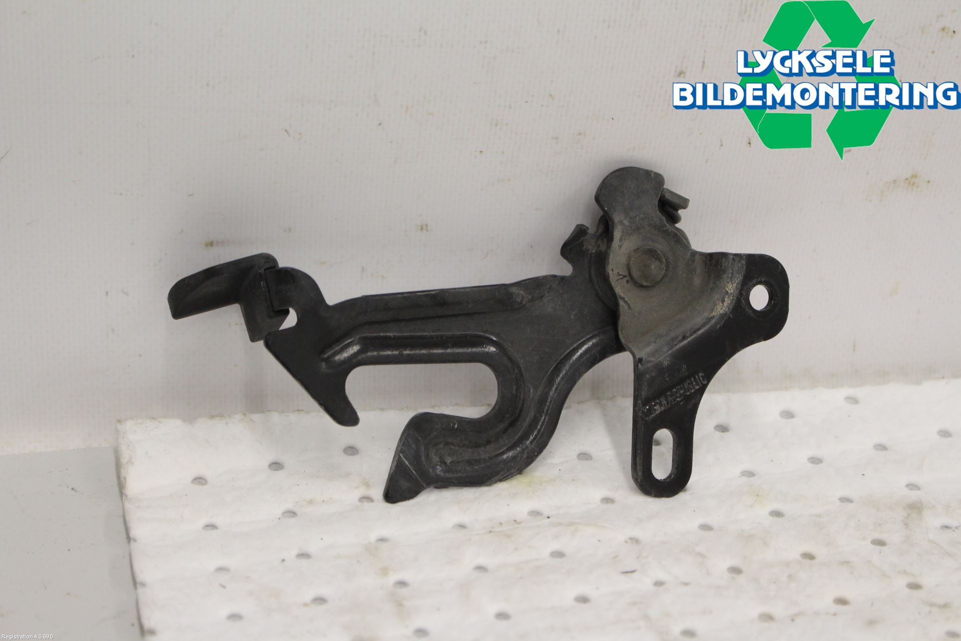 Volvo S60 11-13 Huv Spärr