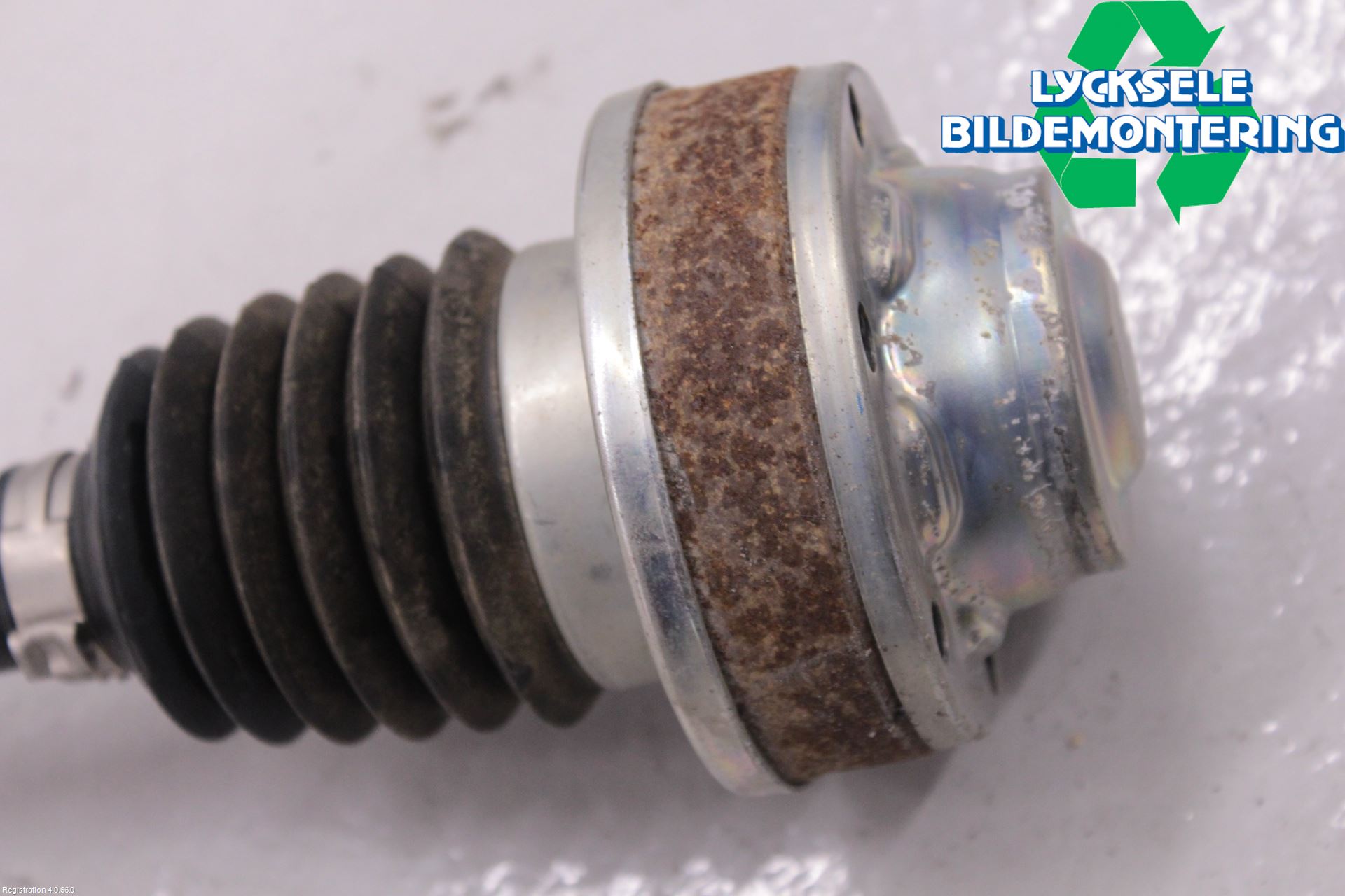Volkswagen VW TIGUAN 16-24 Drivaxel Bak Höger