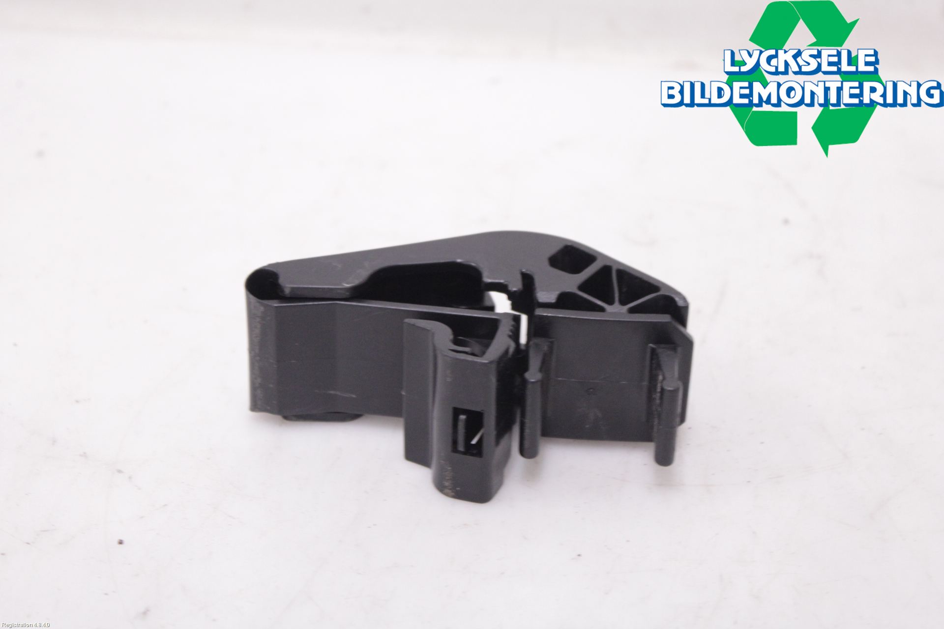 BMW 7 E38      93-01 Kylarfäste-Ram-Balk