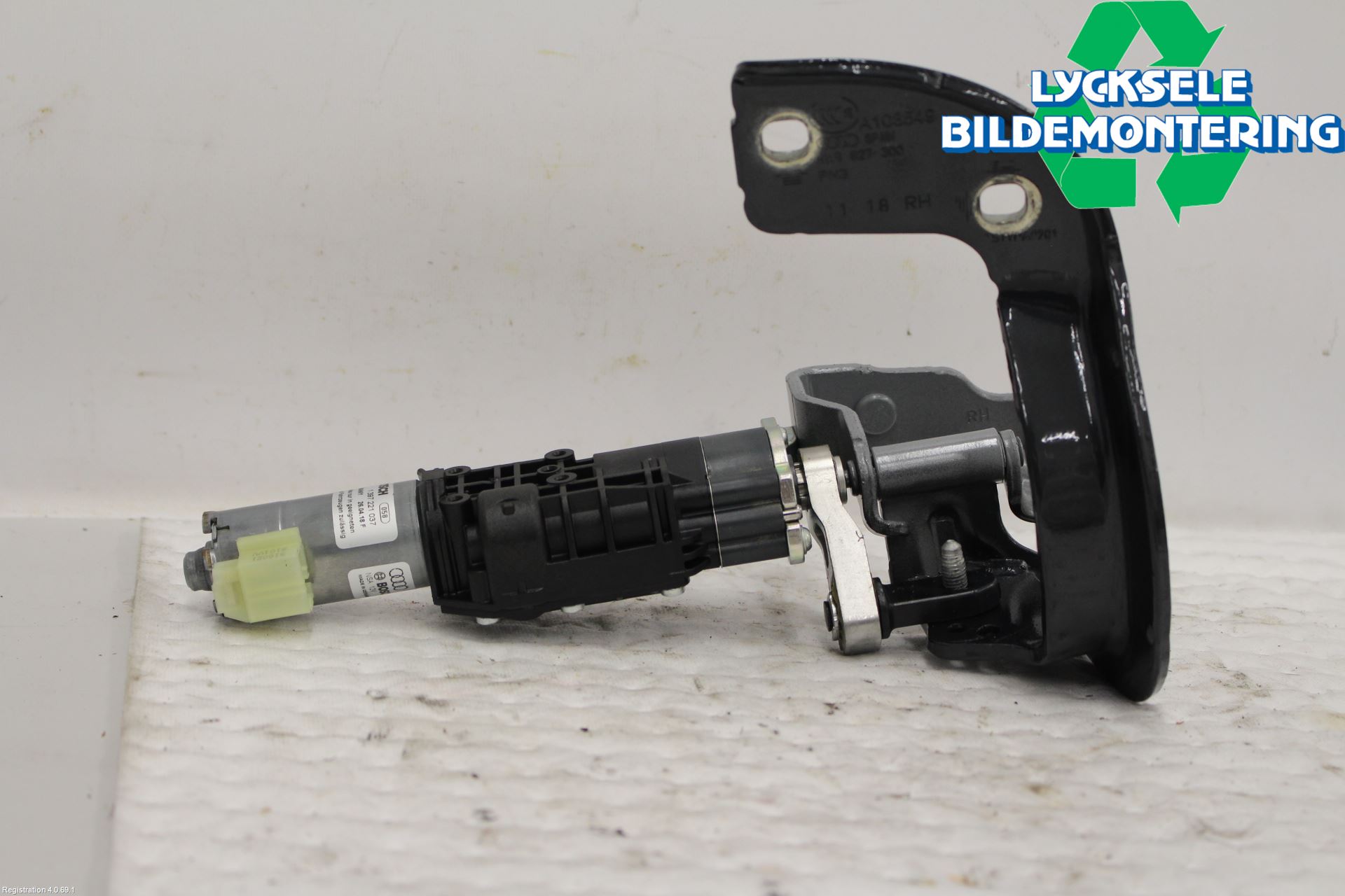 Audi A4/S4 B9 16-19 Bakluckeöppnare Automatisk